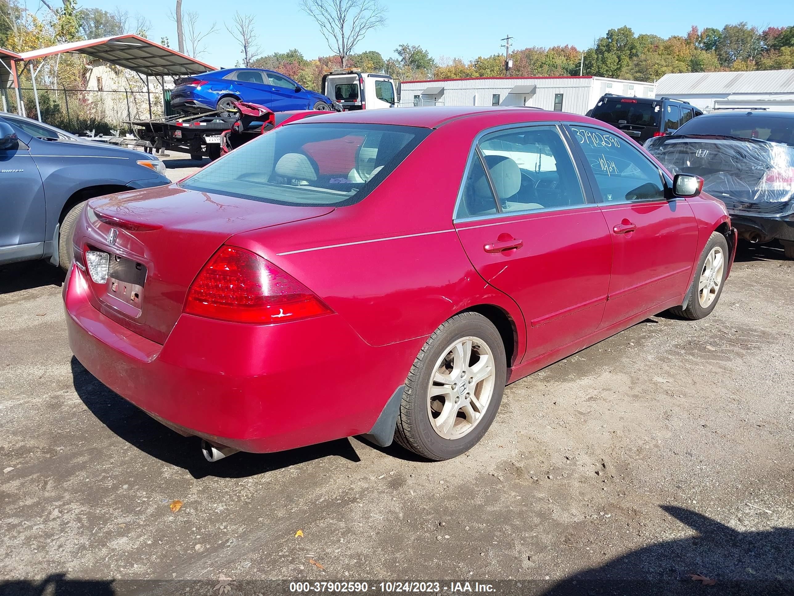 Photo 3 VIN: 1HGCM56707A009001 - HONDA ACCORD 