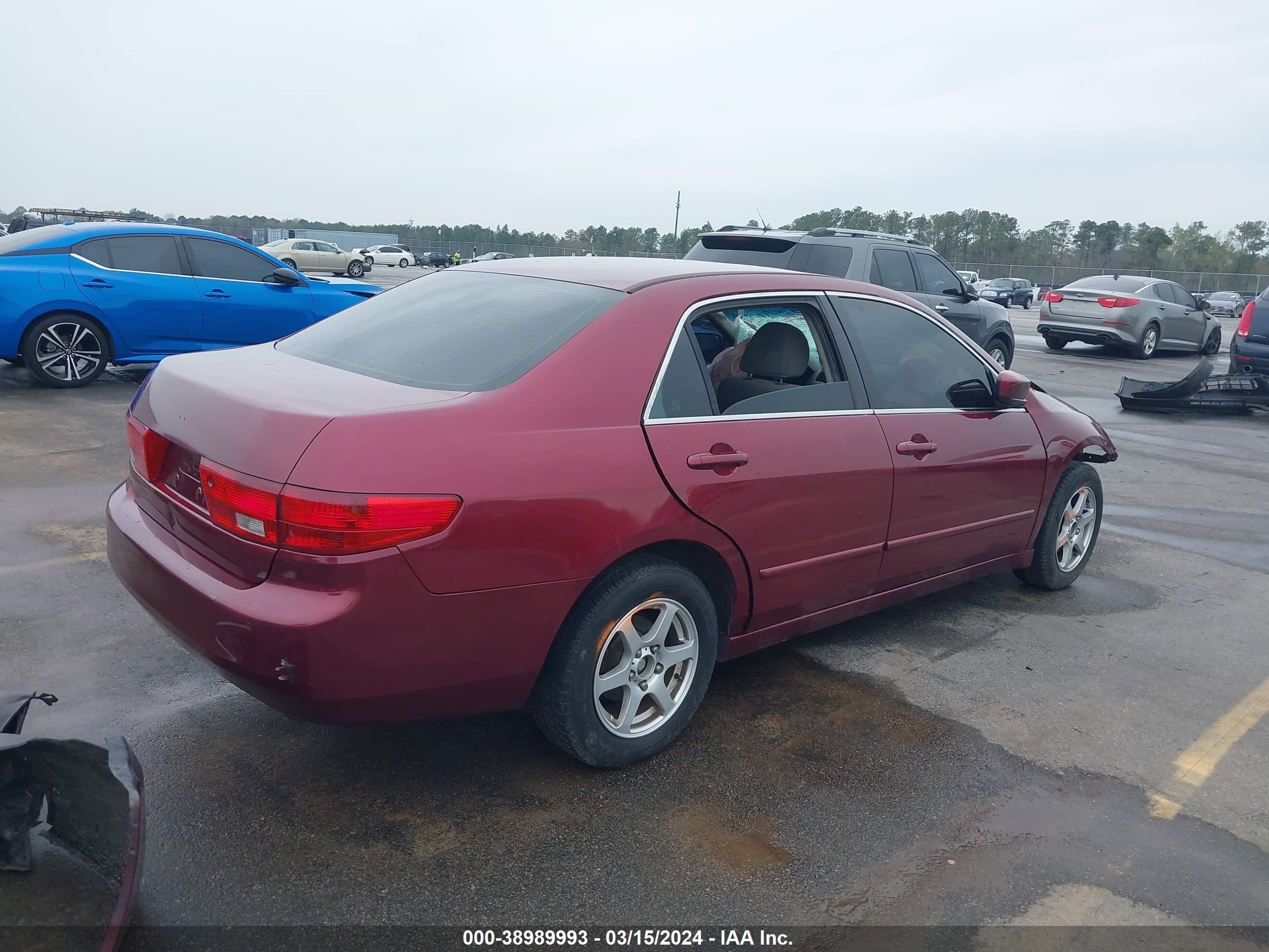 Photo 3 VIN: 1HGCM56715A042229 - HONDA ACCORD 