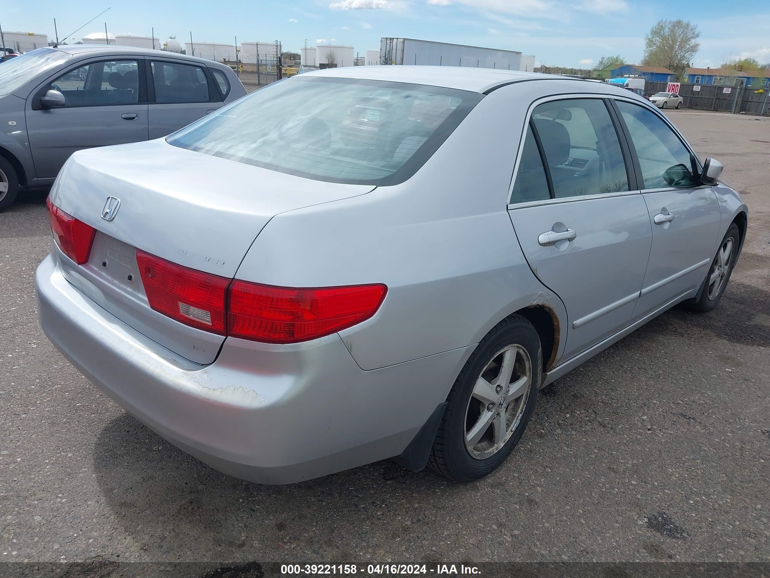 Photo 3 VIN: 1HGCM56715A067230 - HONDA ACCORD 