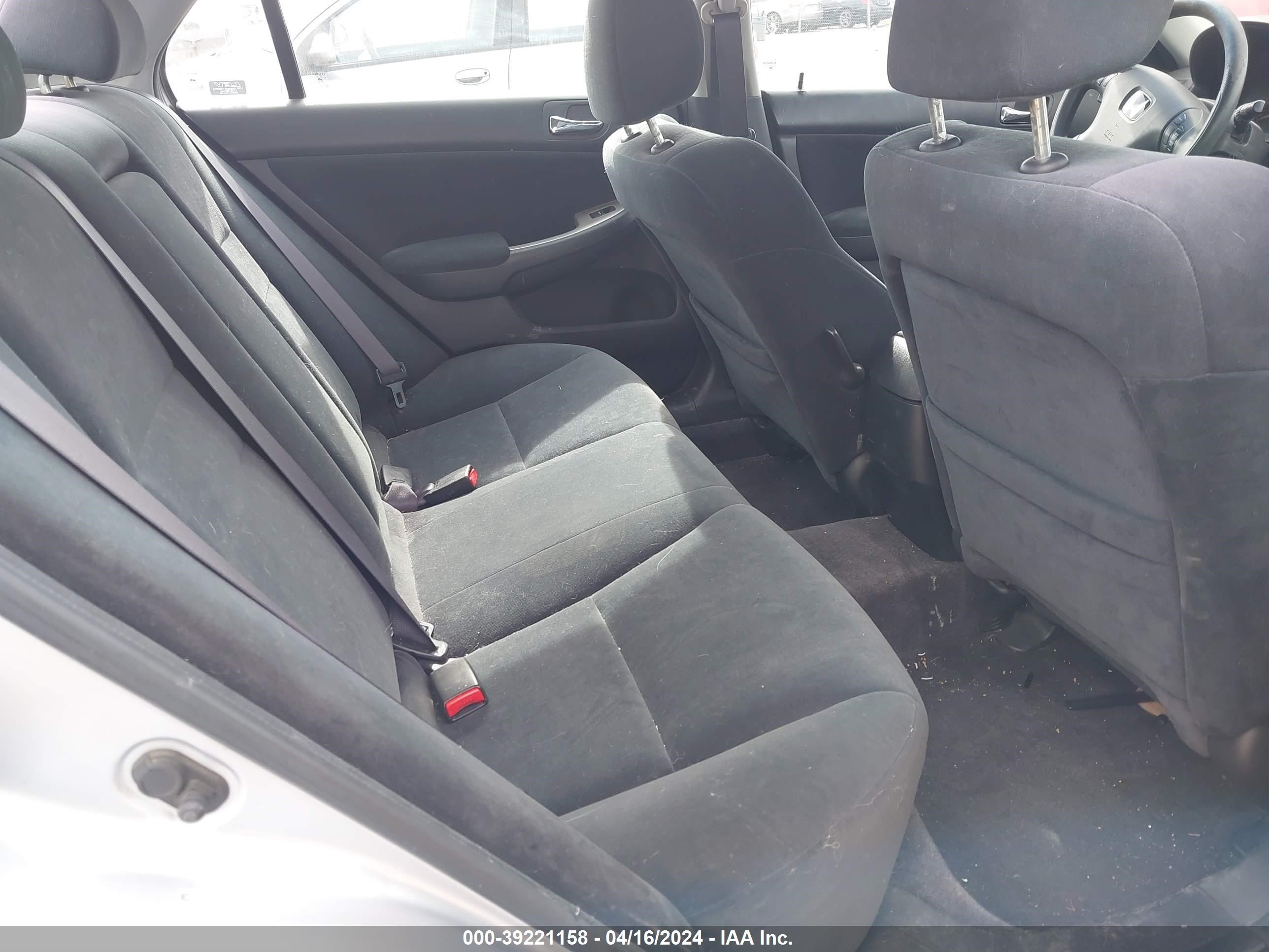 Photo 7 VIN: 1HGCM56715A067230 - HONDA ACCORD 