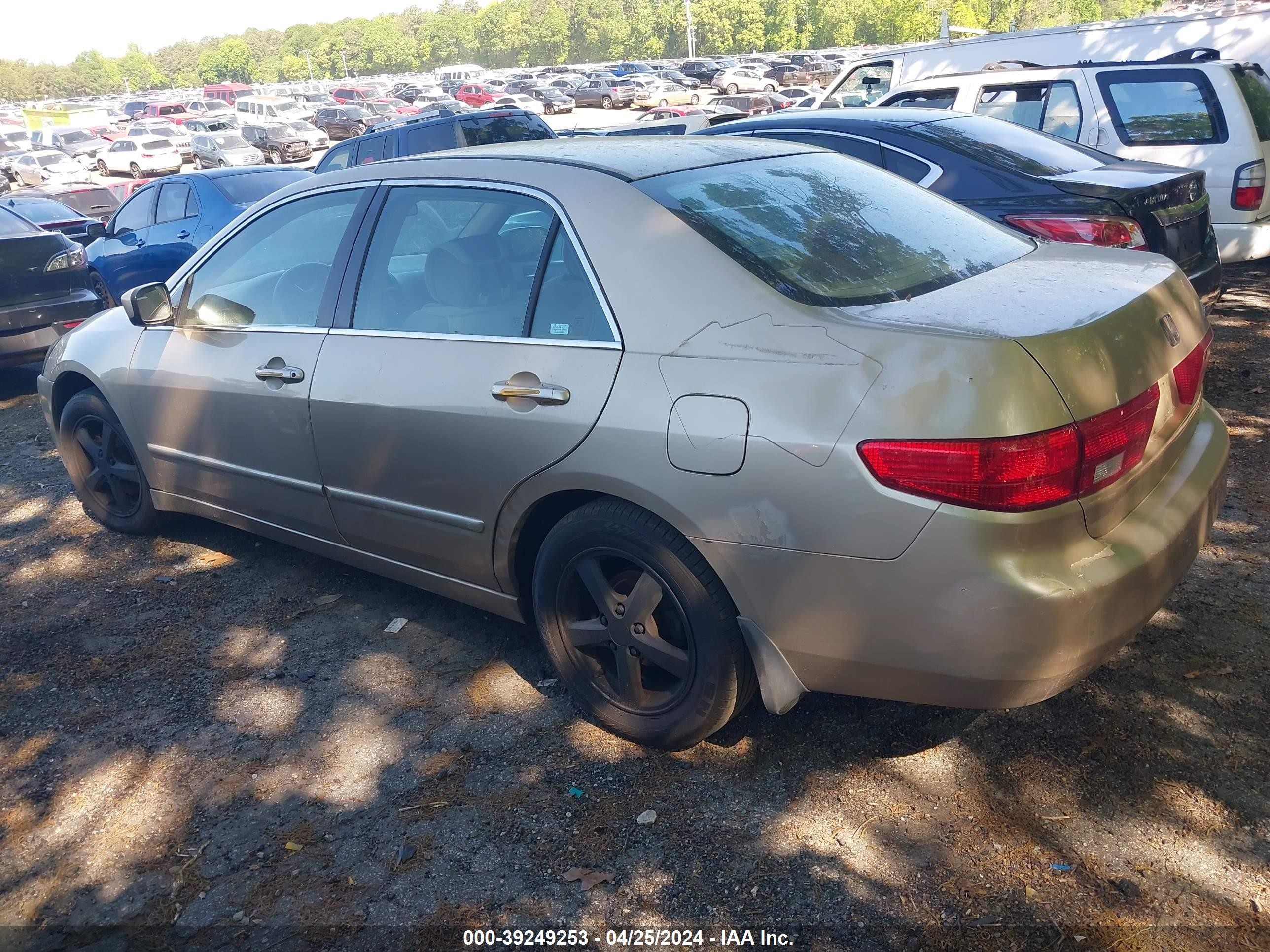 Photo 2 VIN: 1HGCM56715A124896 - HONDA ACCORD 