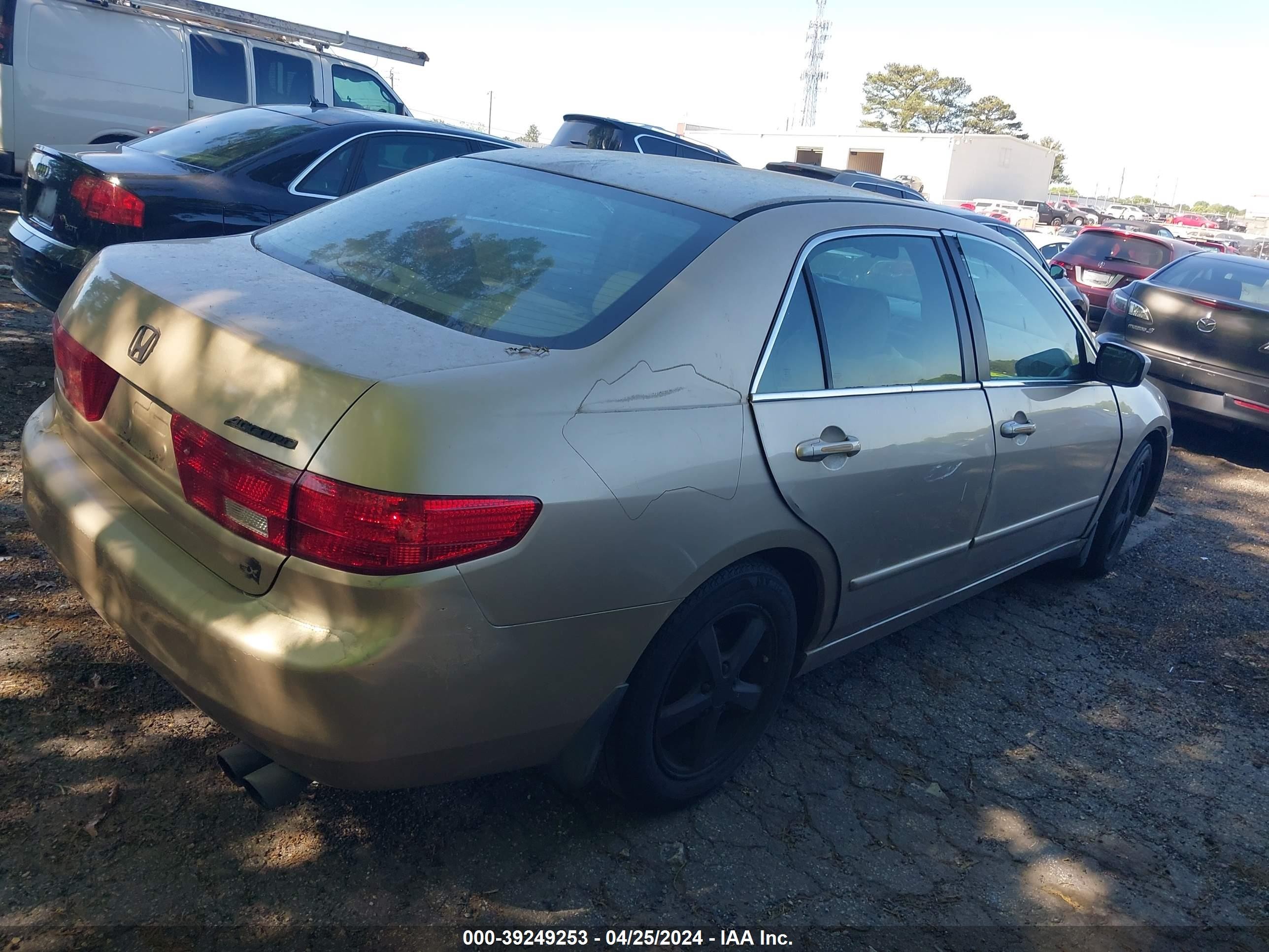 Photo 3 VIN: 1HGCM56715A124896 - HONDA ACCORD 