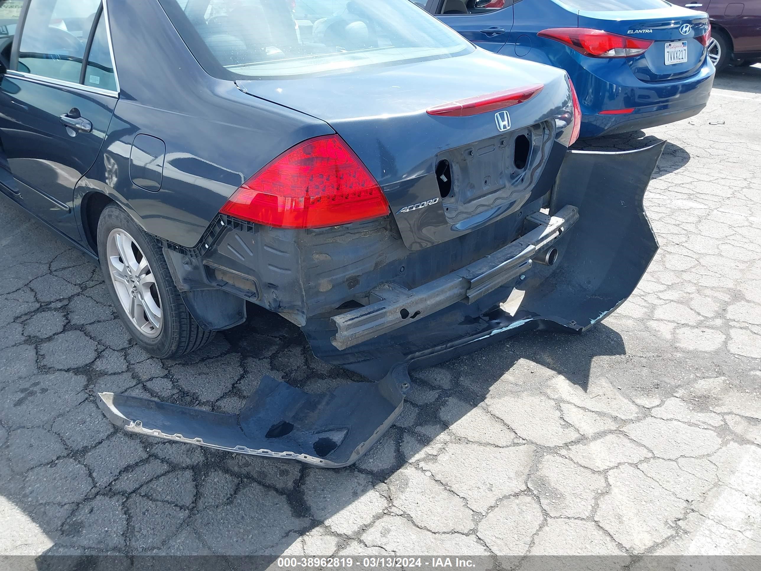 Photo 5 VIN: 1HGCM56716A015016 - HONDA ACCORD 