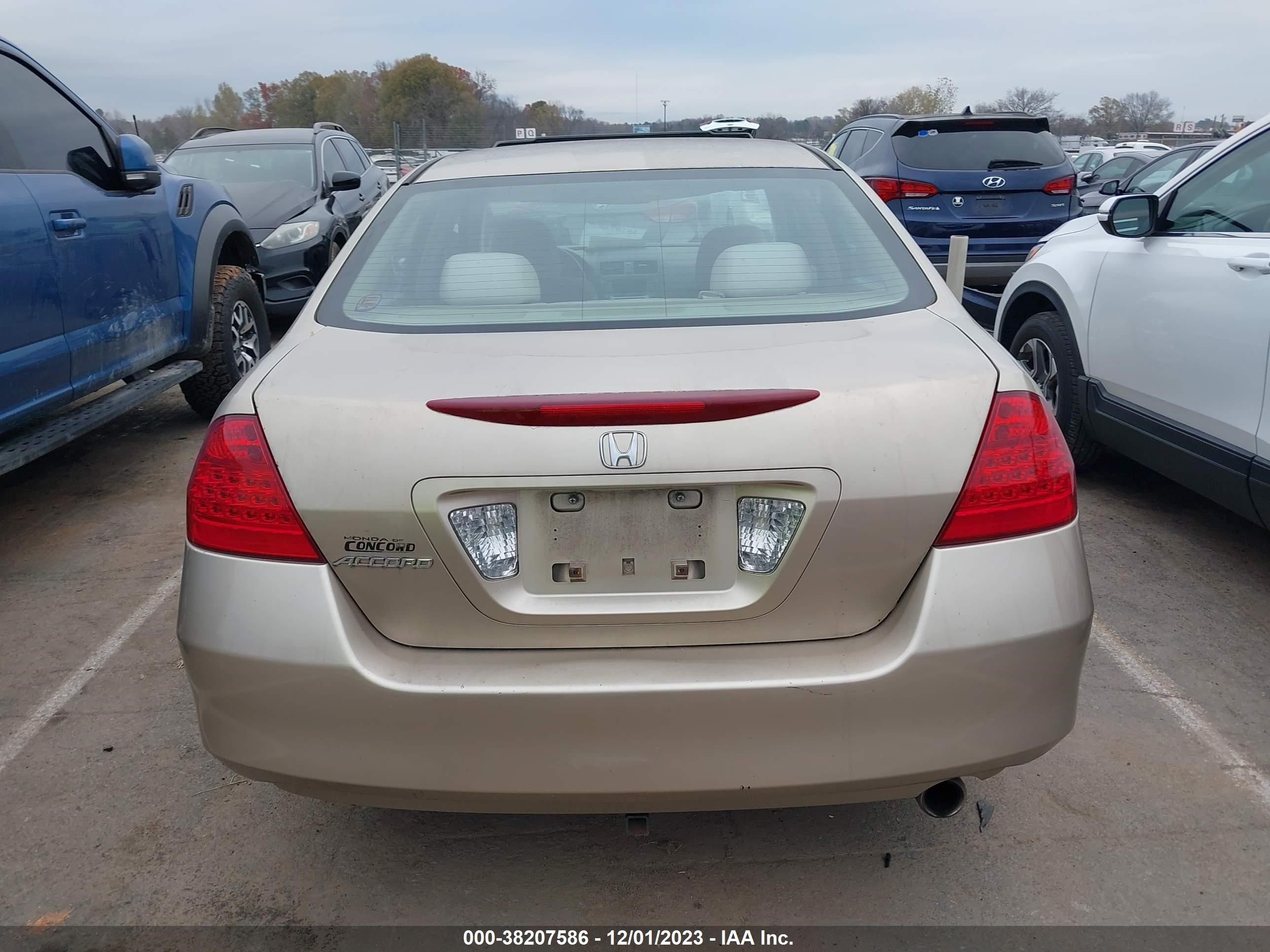 Photo 15 VIN: 1HGCM56717A157125 - HONDA ACCORD 