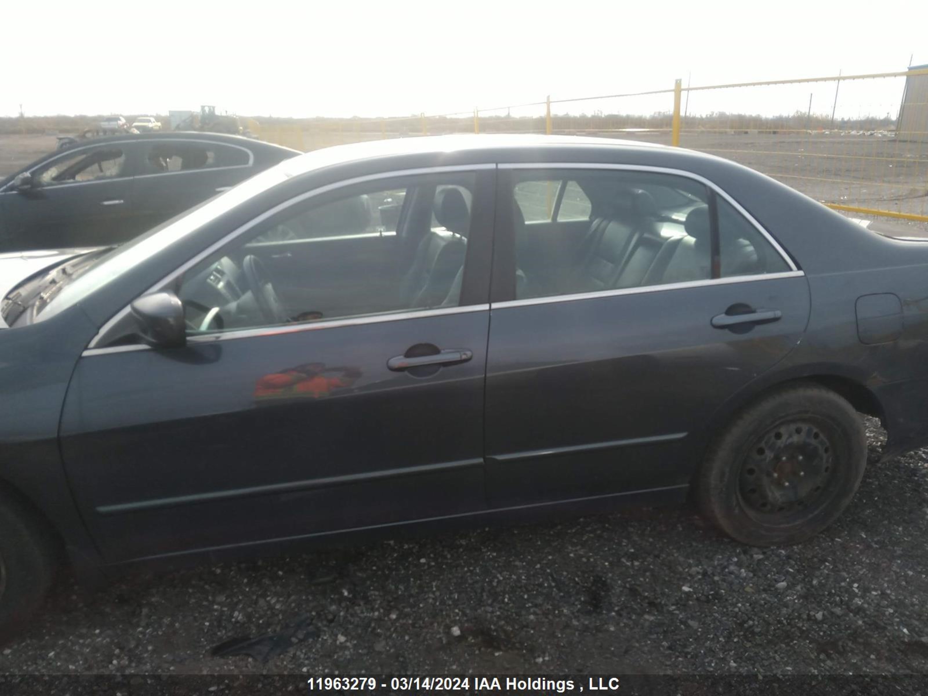 Photo 13 VIN: 1HGCM56717A810519 - HONDA ACCORD 