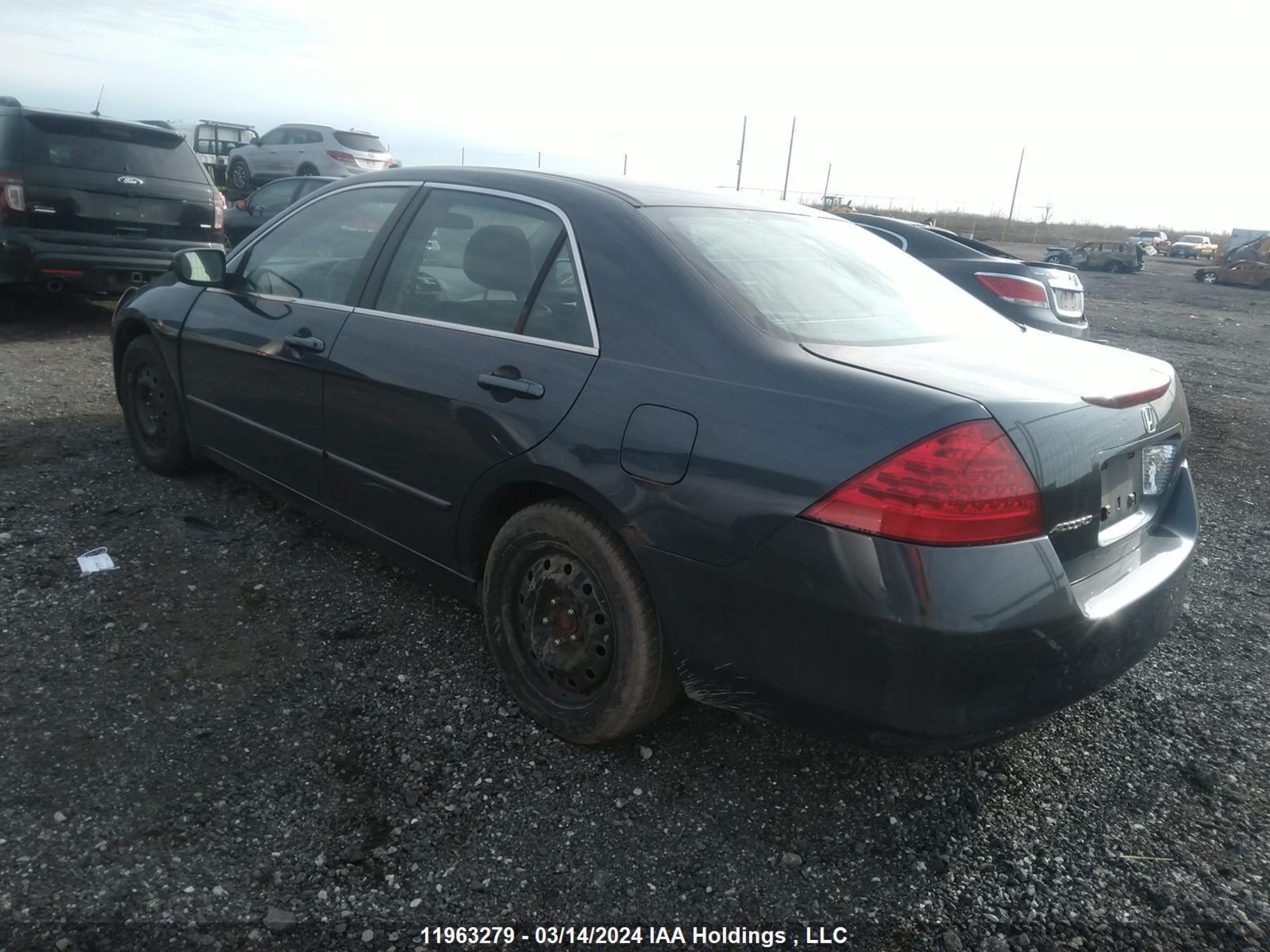 Photo 2 VIN: 1HGCM56717A810519 - HONDA ACCORD 