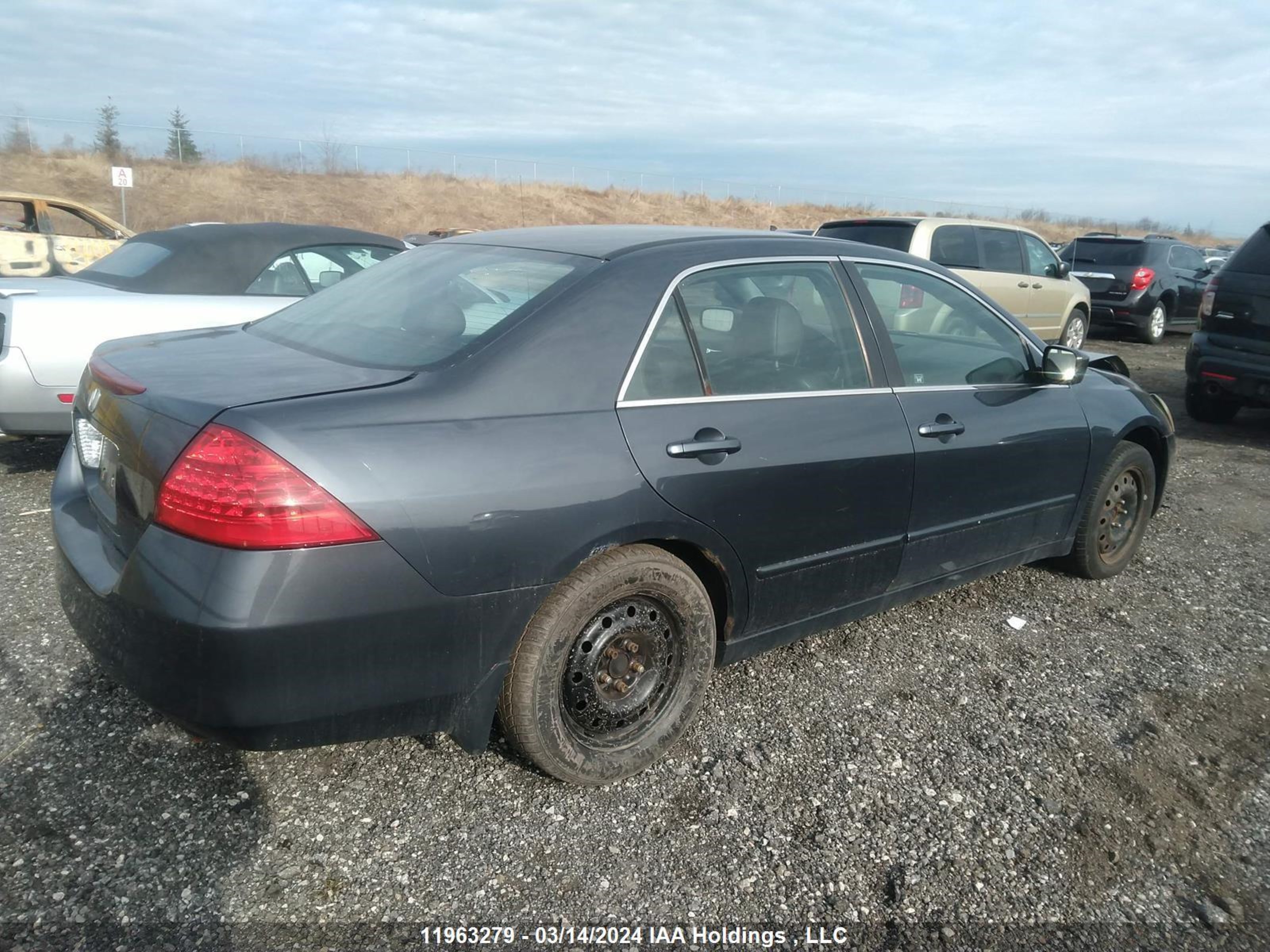 Photo 3 VIN: 1HGCM56717A810519 - HONDA ACCORD 