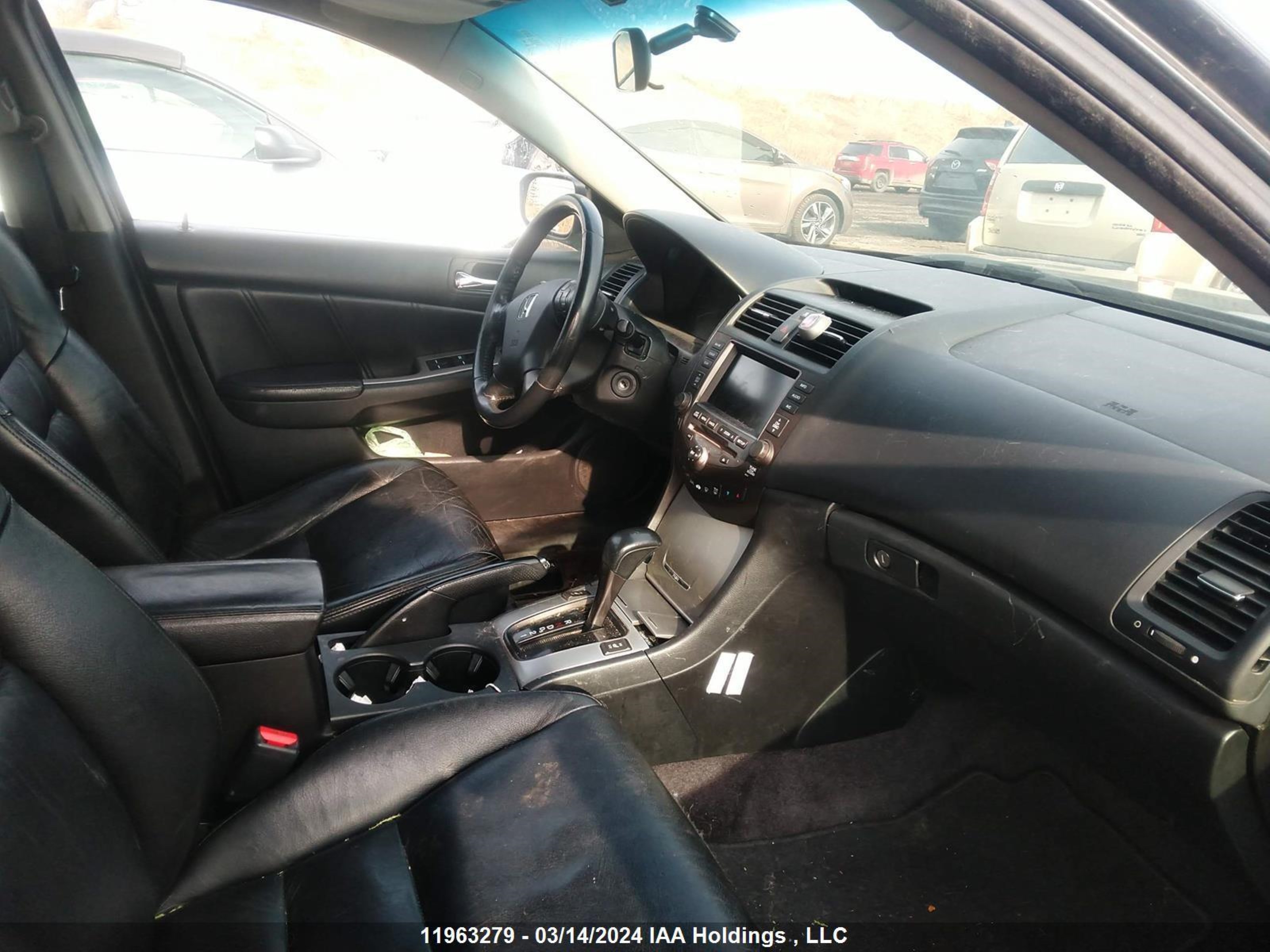 Photo 4 VIN: 1HGCM56717A810519 - HONDA ACCORD 