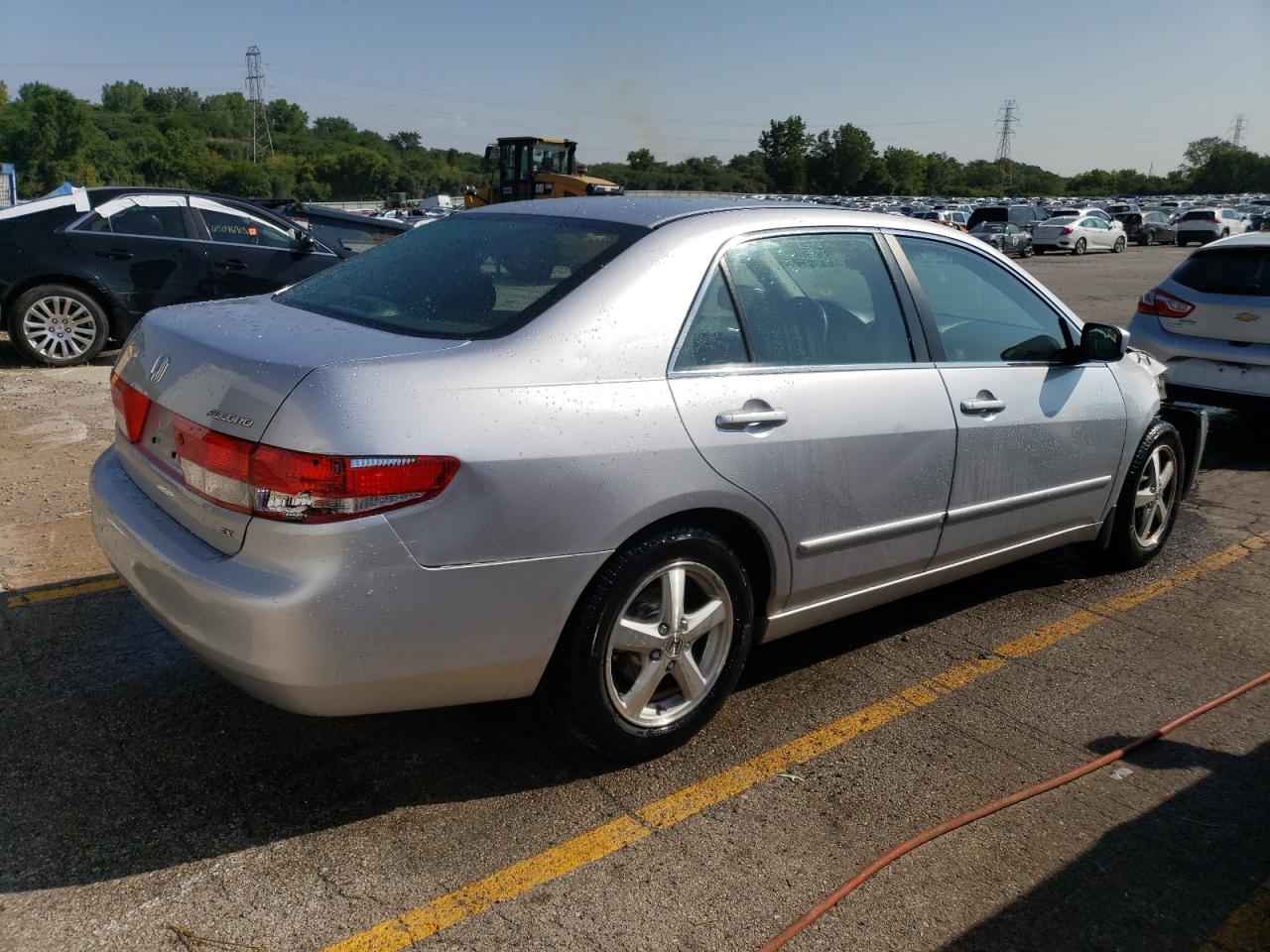 Photo 2 VIN: 1HGCM56724A047857 - HONDA ACCORD 