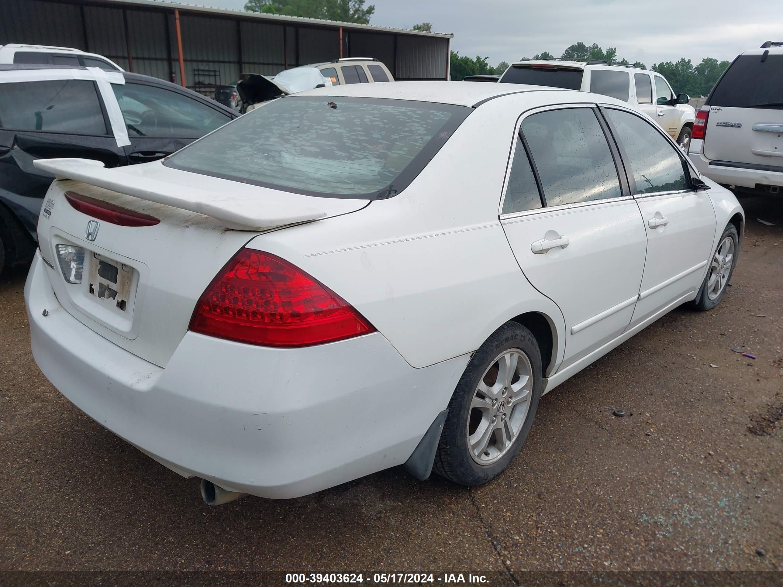 Photo 3 VIN: 1HGCM56726A006051 - HONDA ACCORD 