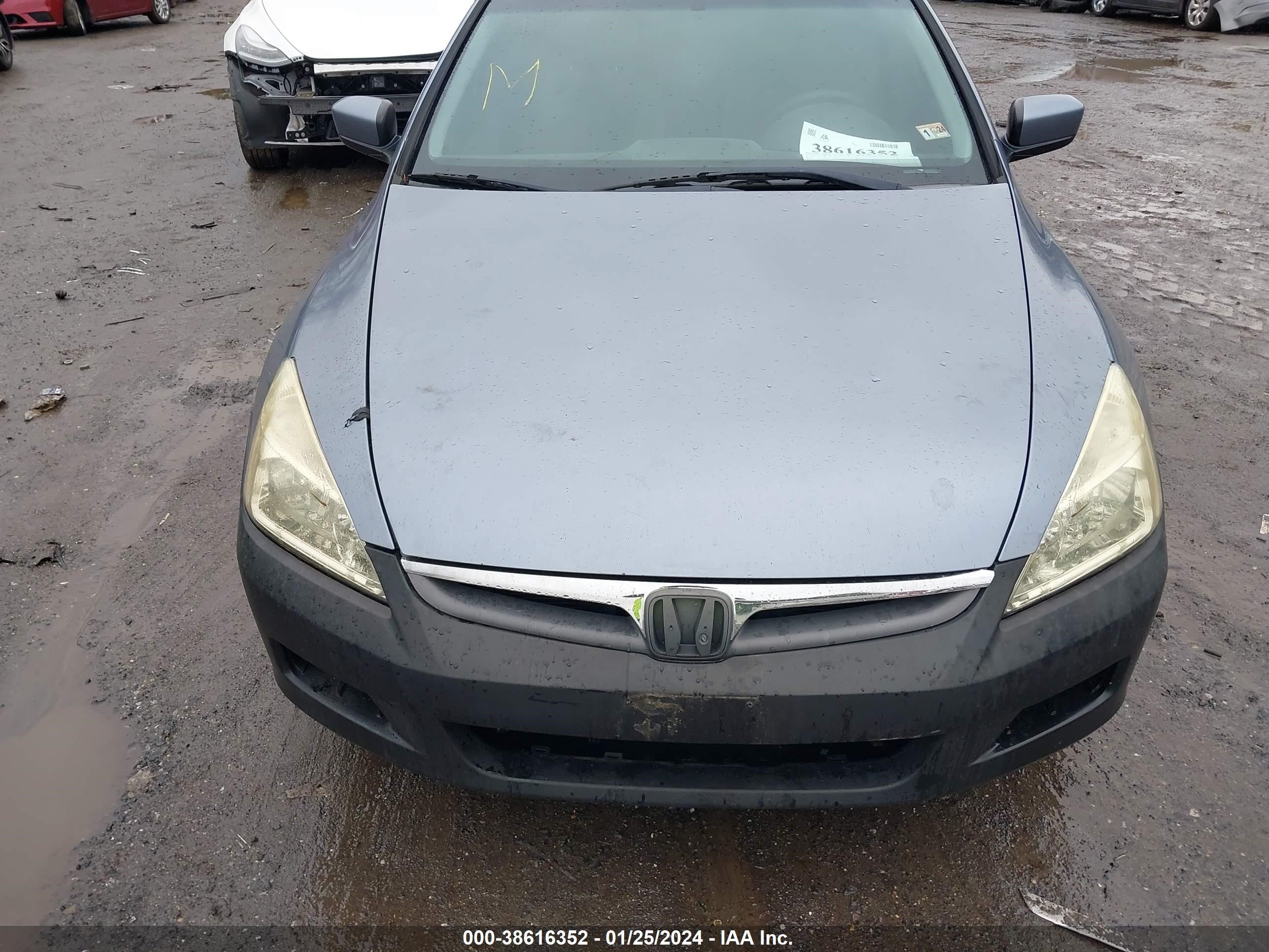 Photo 5 VIN: 1HGCM56727A106829 - HONDA ACCORD 