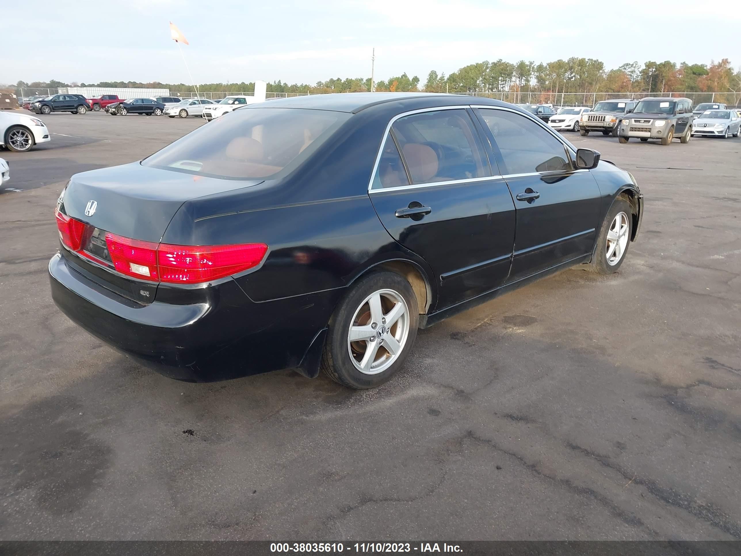 Photo 3 VIN: 1HGCM56735A131462 - HONDA ACCORD 