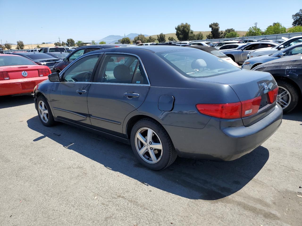 Photo 1 VIN: 1HGCM56745A104884 - HONDA ACCORD 