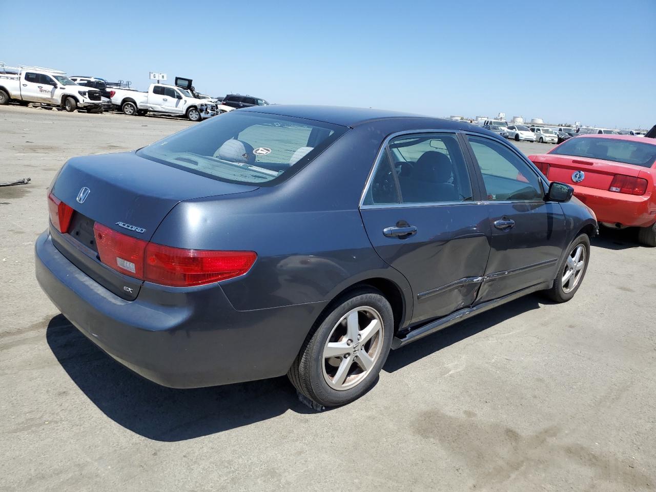 Photo 2 VIN: 1HGCM56745A104884 - HONDA ACCORD 