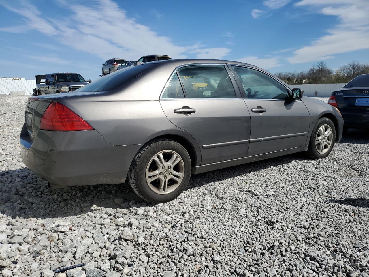 Photo 2 VIN: 1HGCM56746A116017 - HONDA ACCORD 