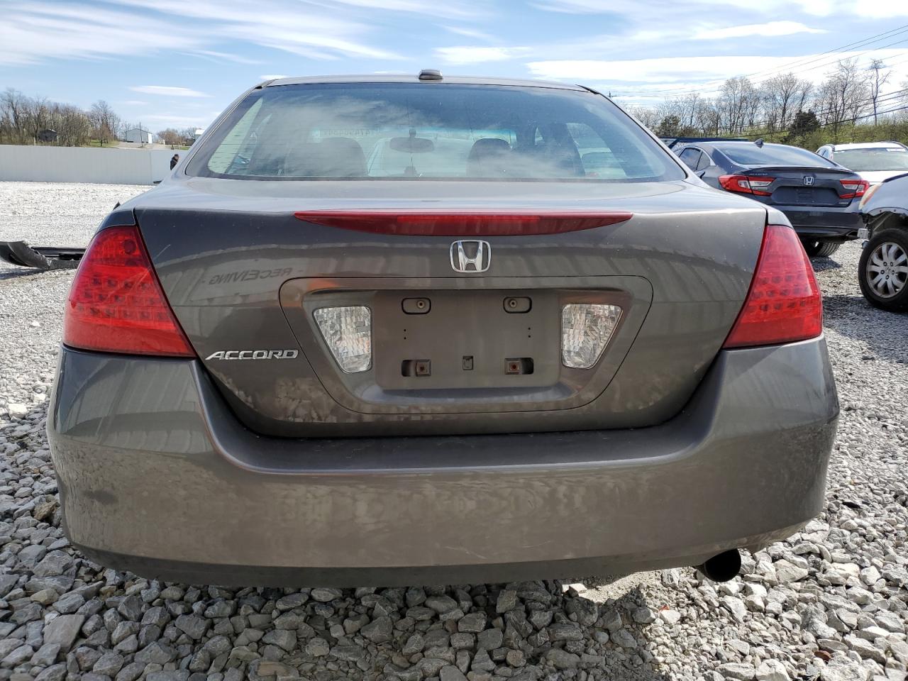 Photo 5 VIN: 1HGCM56746A116017 - HONDA ACCORD 