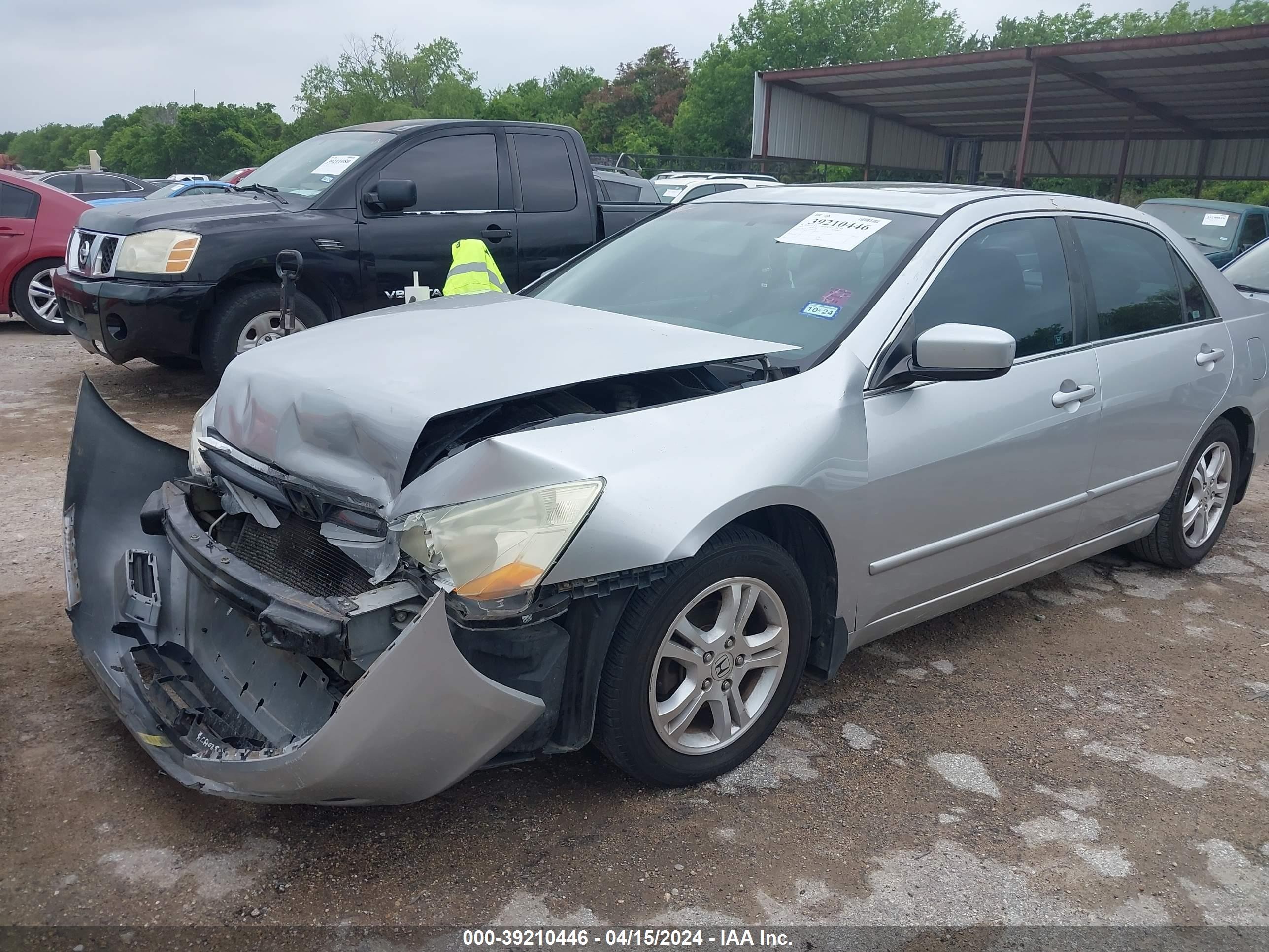 Photo 1 VIN: 1HGCM56747A065636 - HONDA ACCORD 