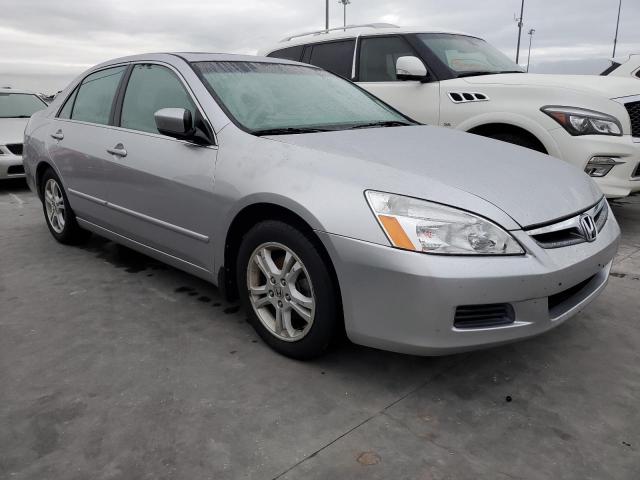 Photo 3 VIN: 1HGCM56747A806934 - HONDA ACCORD EX 