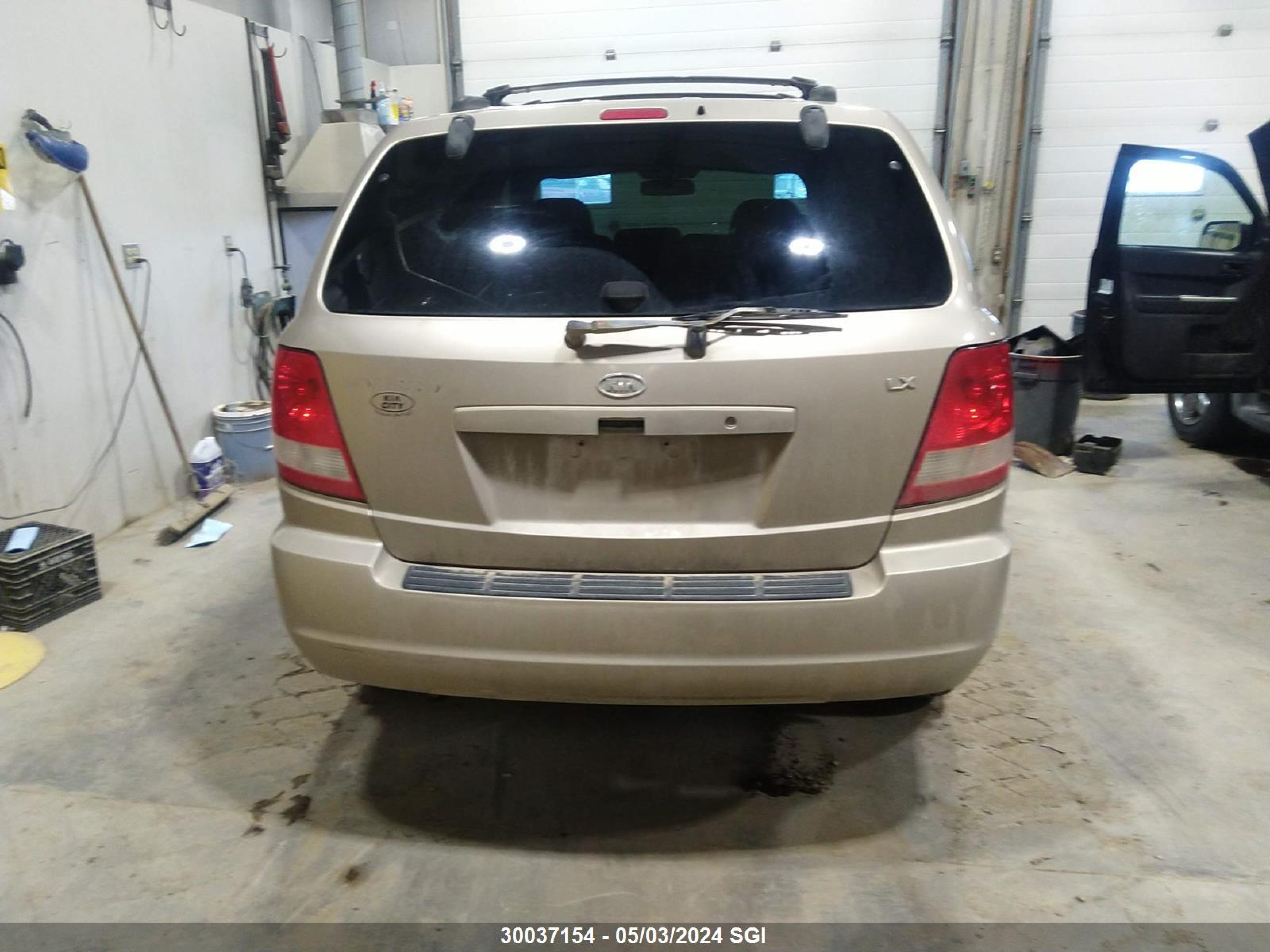 Photo 16 VIN: 1HGCM56756A124501 - KIA SORENTO 