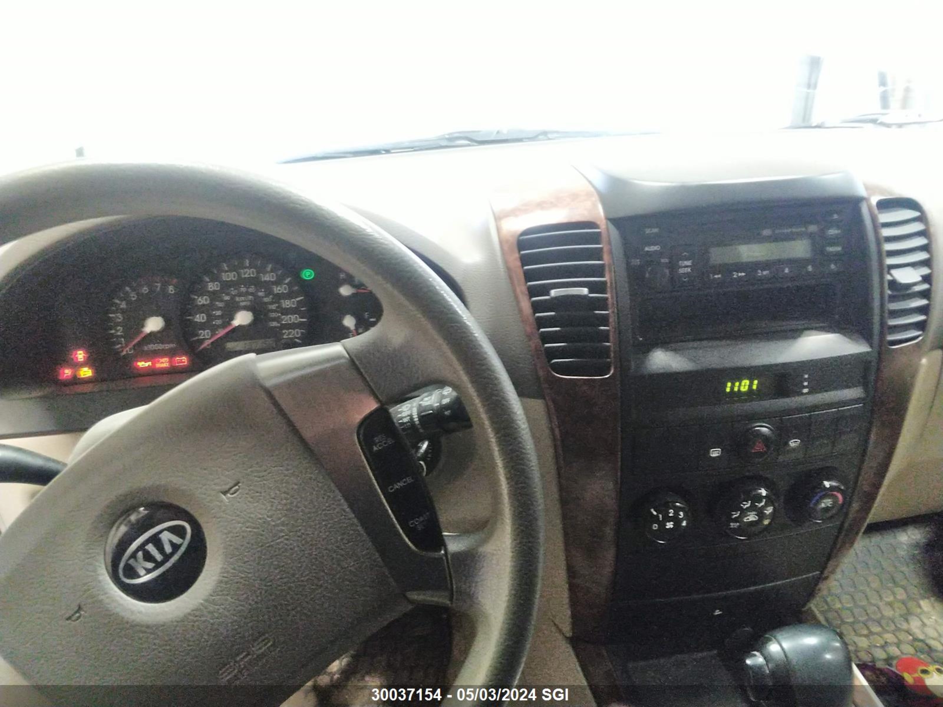 Photo 6 VIN: 1HGCM56756A124501 - KIA SORENTO 