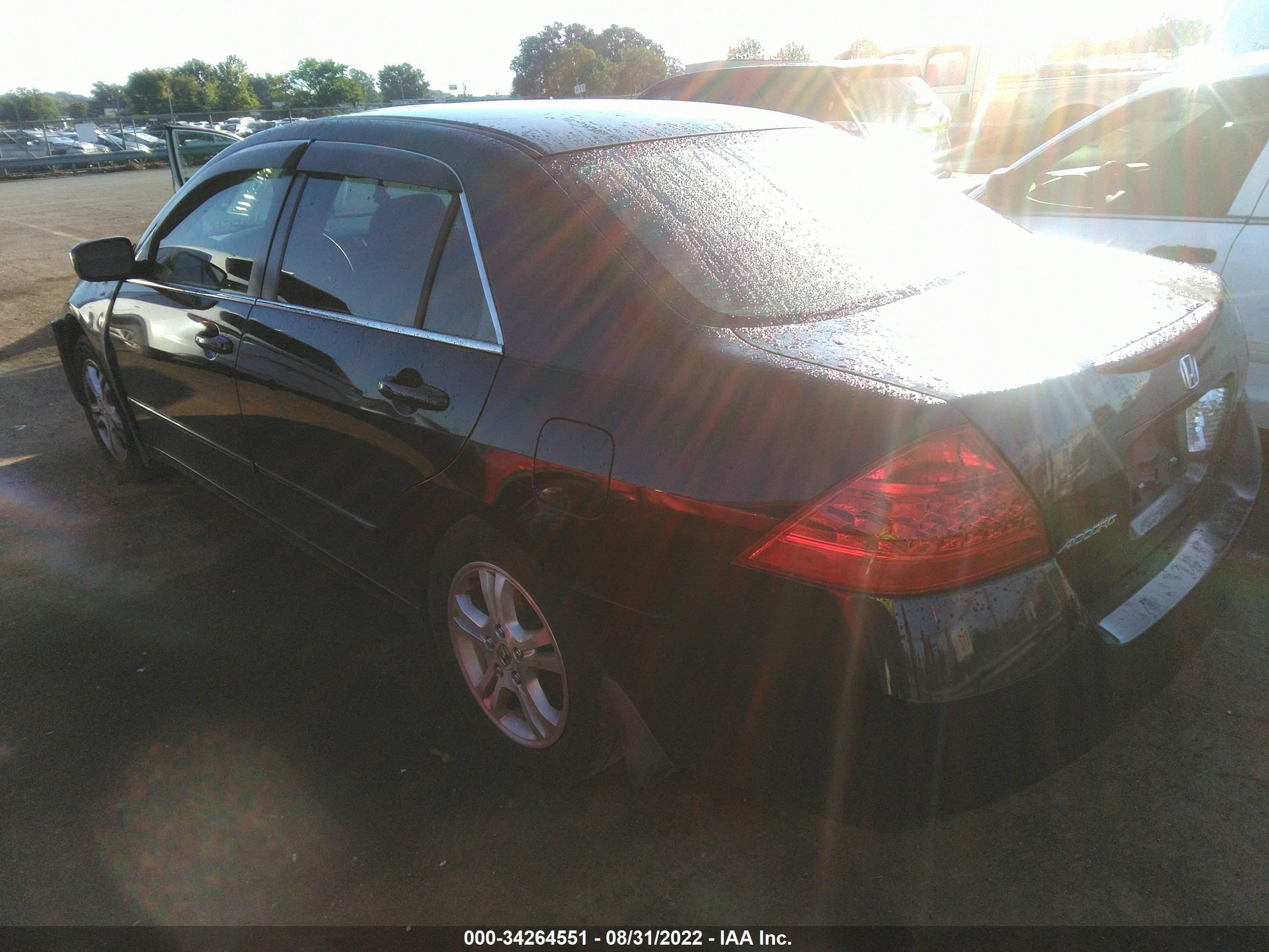 Photo 2 VIN: 1HGCM56756A150922 - HONDA ACCORD 