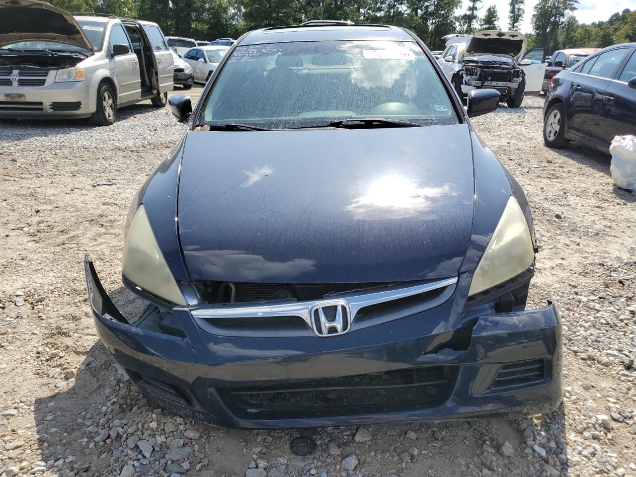 Photo 4 VIN: 1HGCM56757A106212 - HONDA ACCORD 