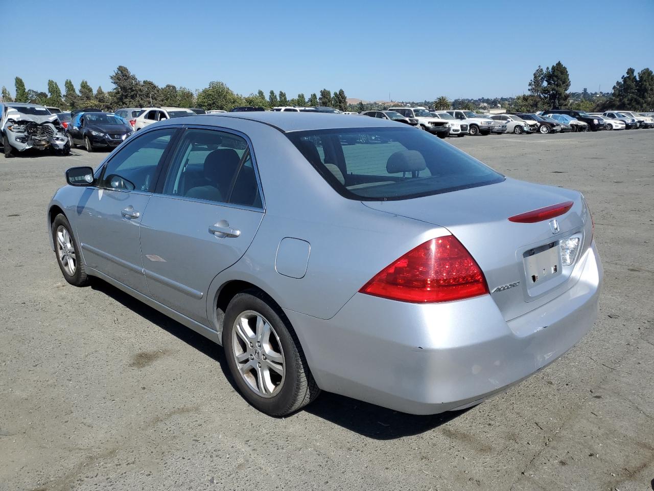 Photo 1 VIN: 1HGCM56757A134348 - HONDA ACCORD 