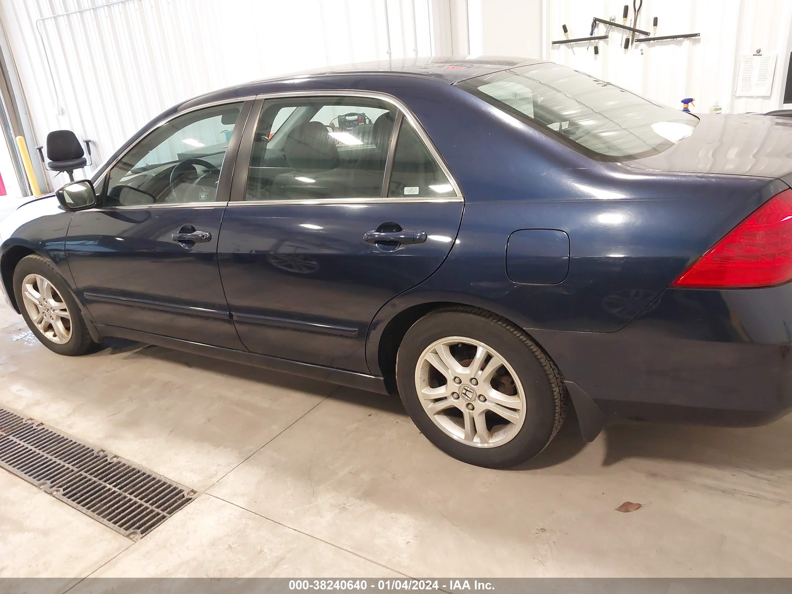 Photo 13 VIN: 1HGCM56766A043569 - HONDA ACCORD 