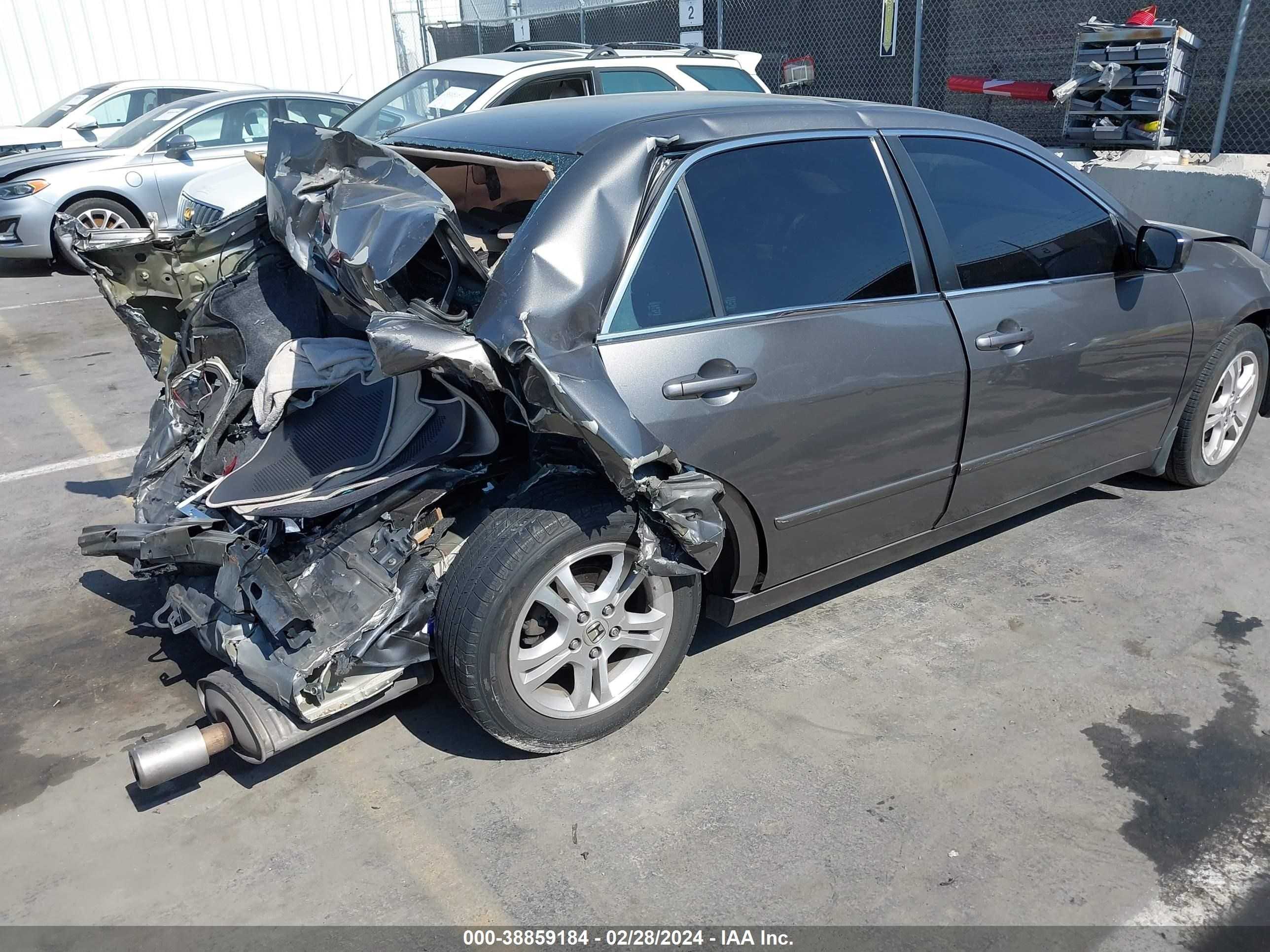 Photo 3 VIN: 1HGCM56766A064602 - HONDA ACCORD 