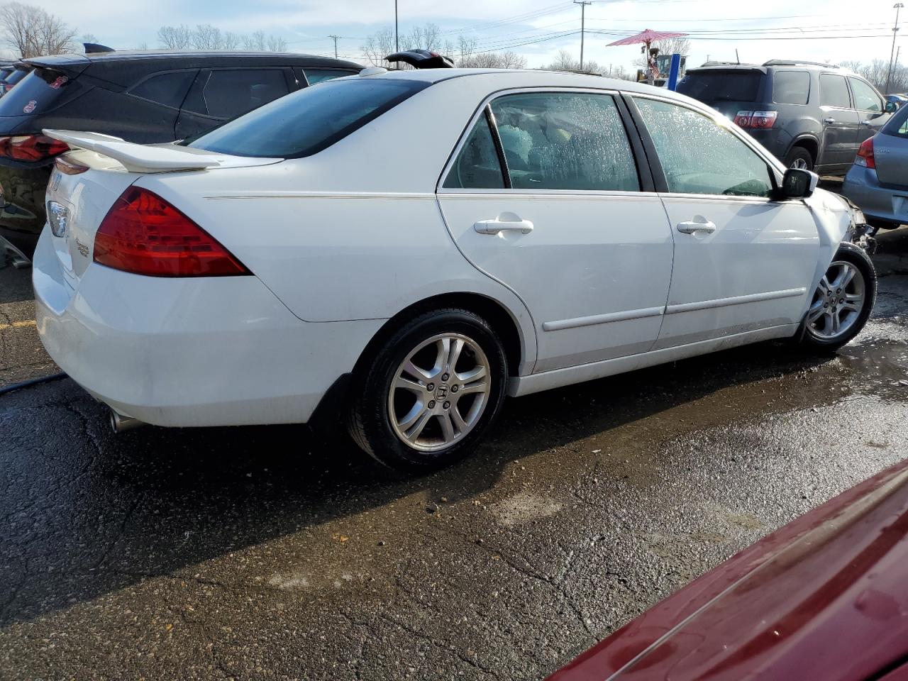 Photo 2 VIN: 1HGCM56766A125608 - HONDA ACCORD 