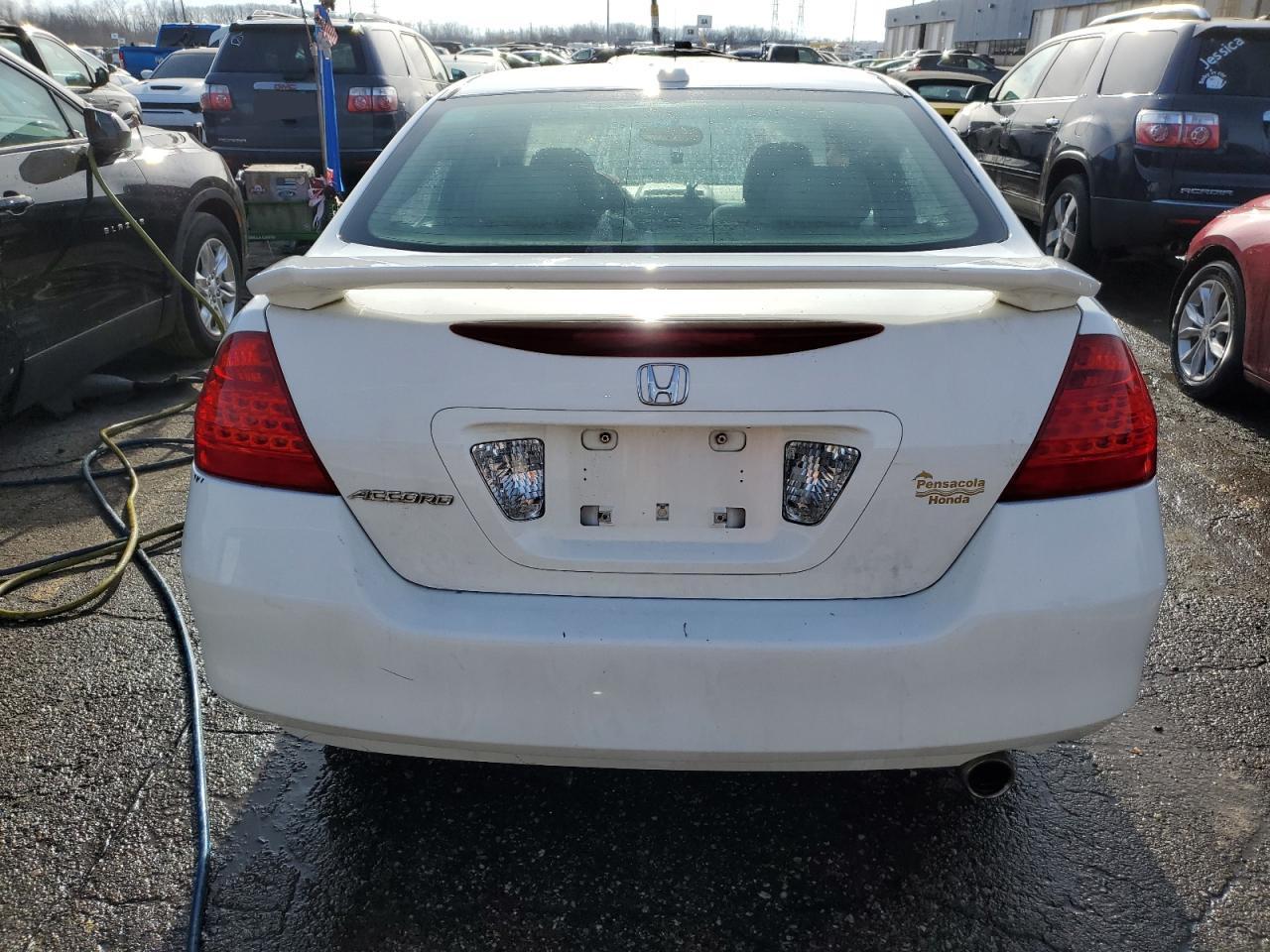 Photo 5 VIN: 1HGCM56766A125608 - HONDA ACCORD 