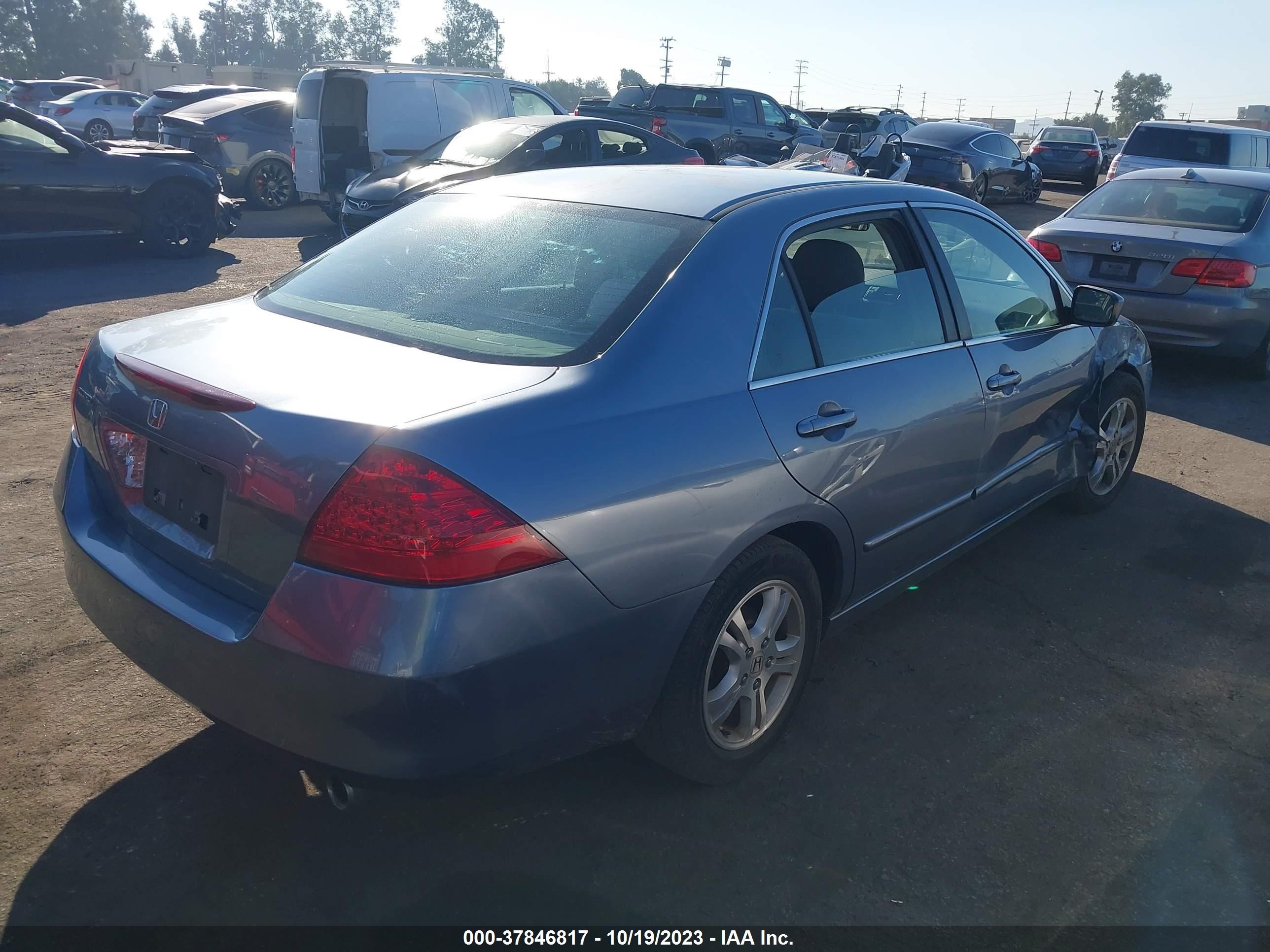 Photo 3 VIN: 1HGCM56767A072183 - HONDA ACCORD 