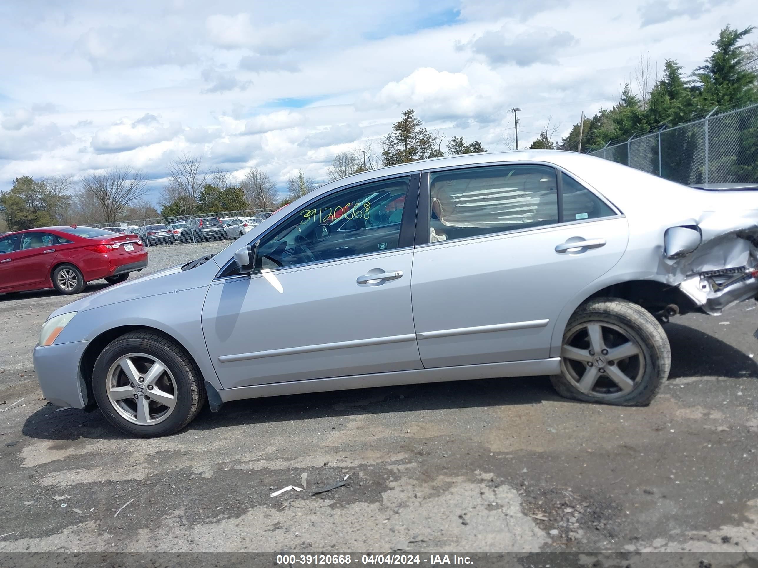 Photo 13 VIN: 1HGCM56775A193012 - HONDA ACCORD 