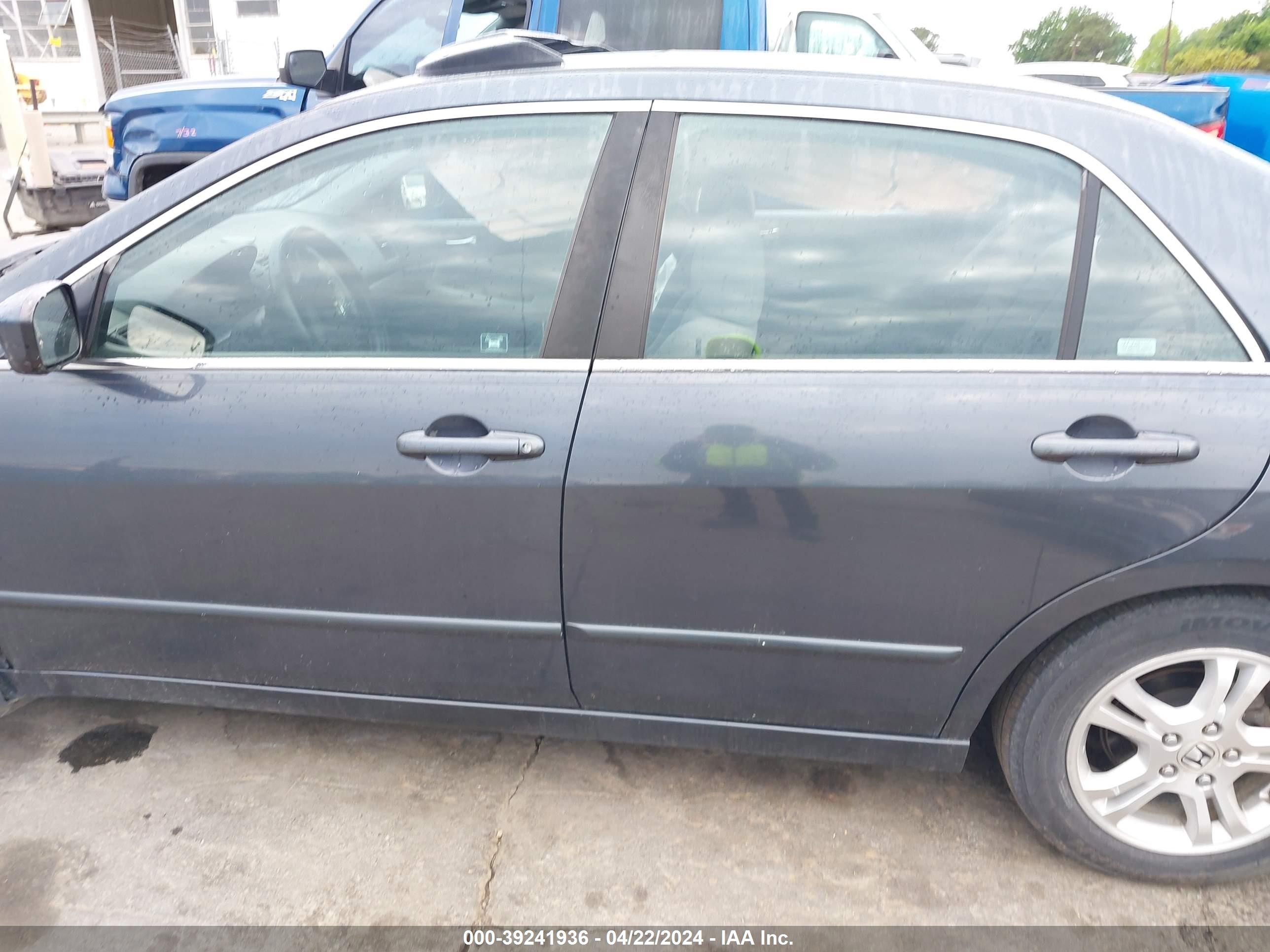 Photo 13 VIN: 1HGCM56776A162473 - HONDA ACCORD 