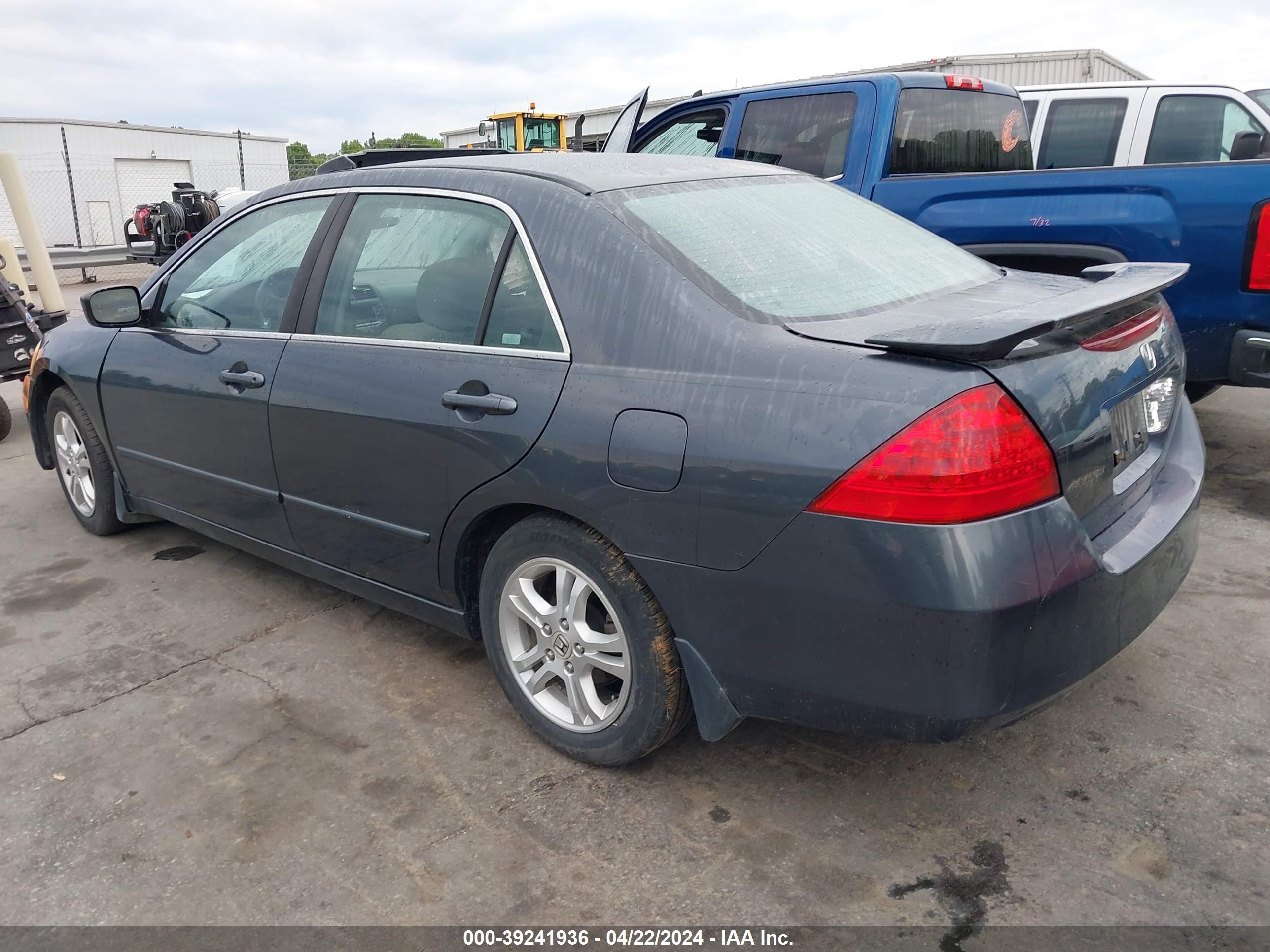 Photo 2 VIN: 1HGCM56776A162473 - HONDA ACCORD 