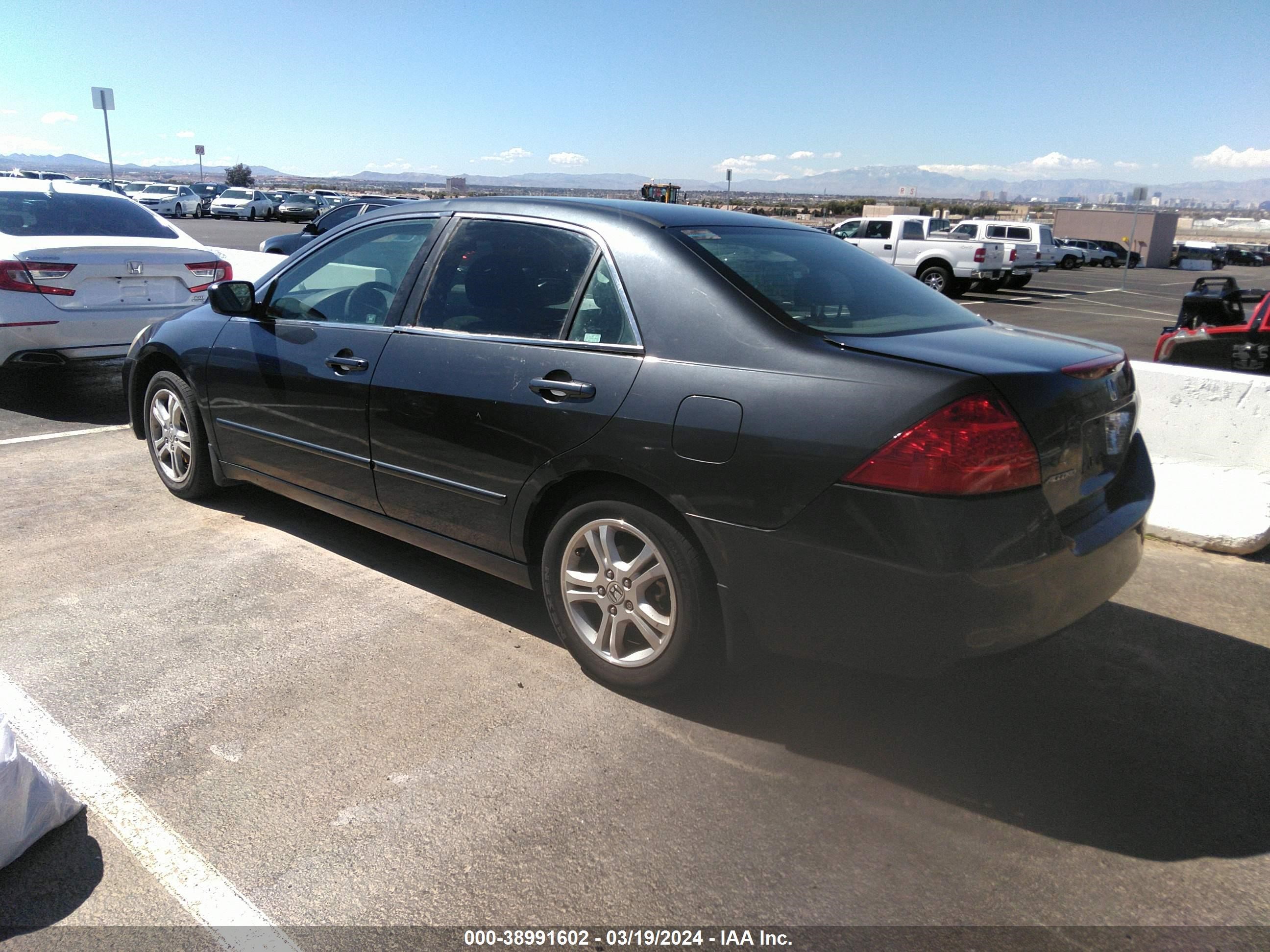 Photo 2 VIN: 1HGCM56786A039314 - HONDA ACCORD 