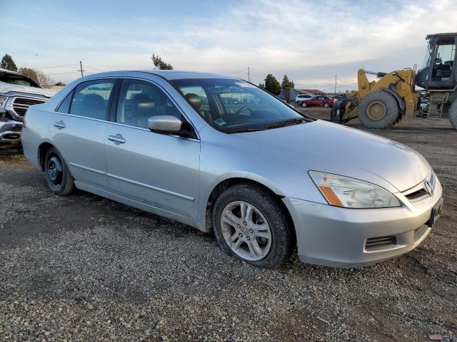 Photo 3 VIN: 1HGCM56786A117591 - HONDA ACCORD 