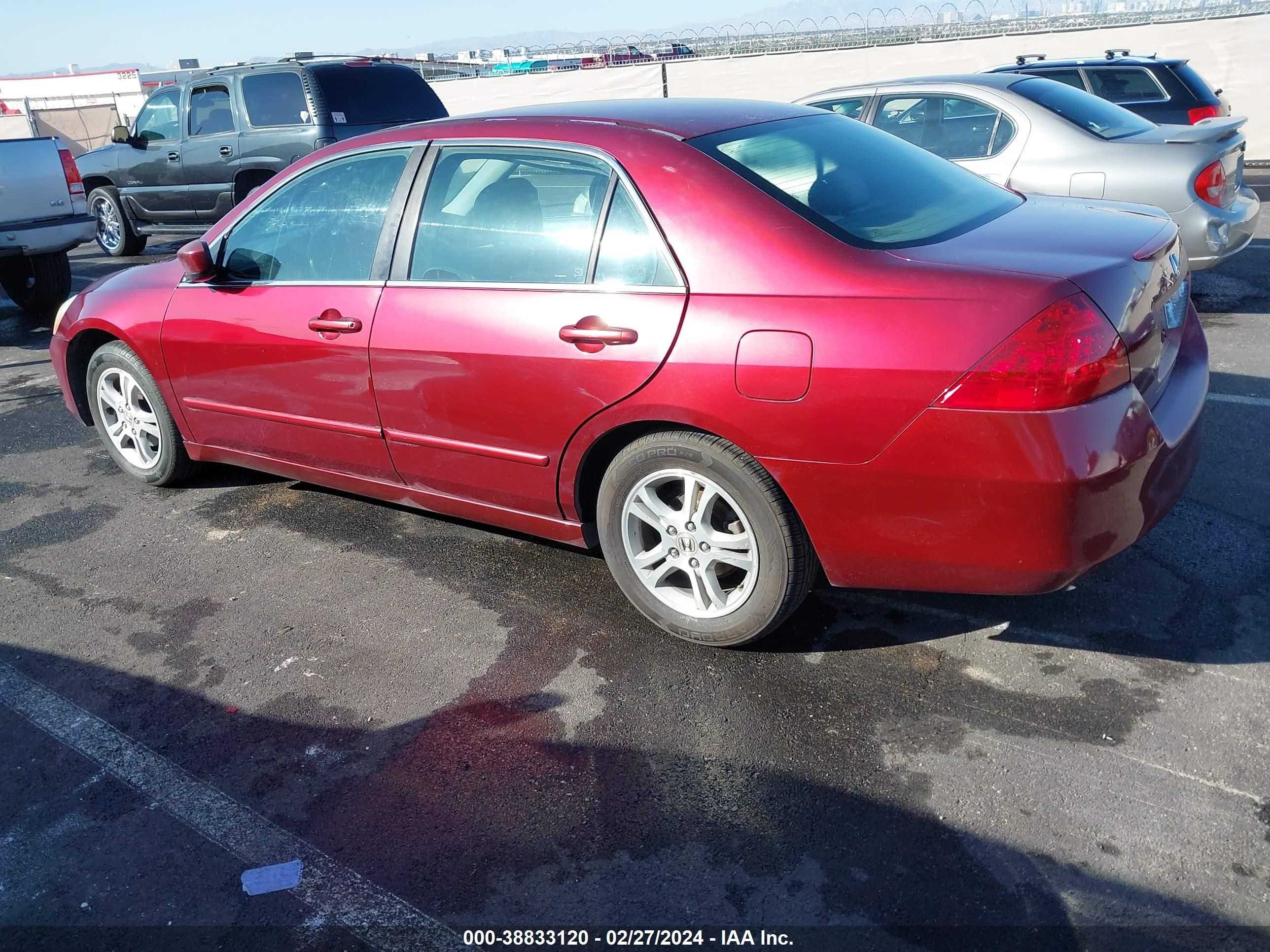 Photo 2 VIN: 1HGCM56786A171313 - HONDA ACCORD 