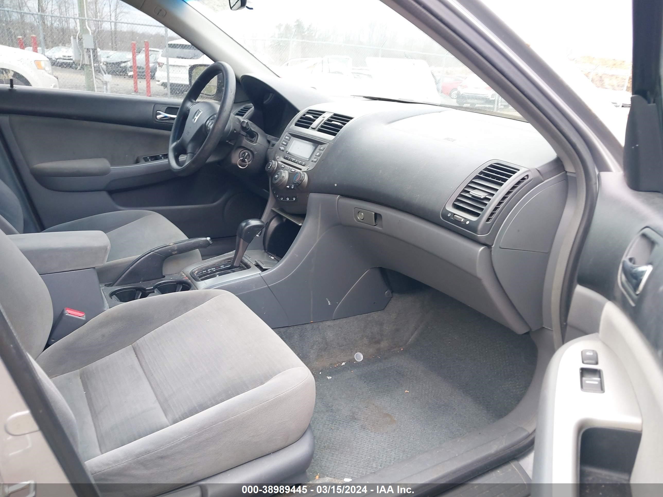 Photo 4 VIN: 1HGCM56787A125613 - HONDA ACCORD 