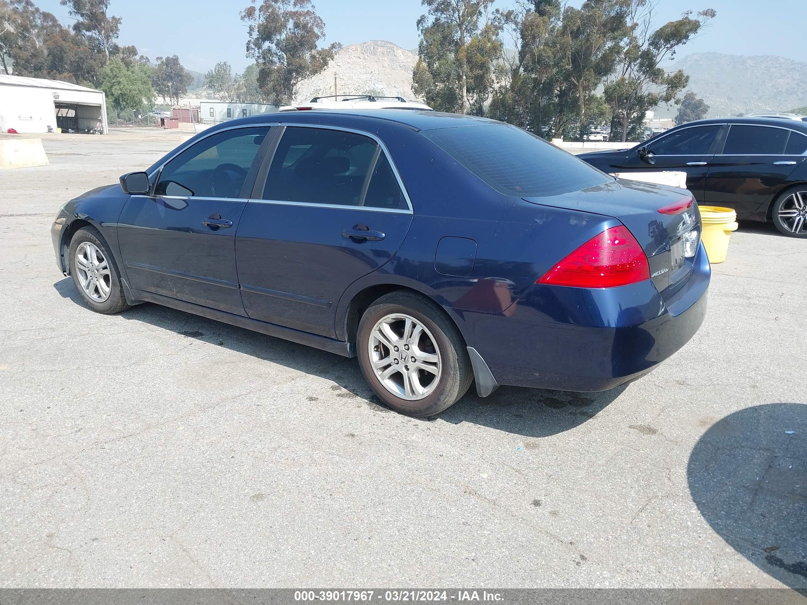 Photo 2 VIN: 1HGCM56787A206272 - HONDA ACCORD 