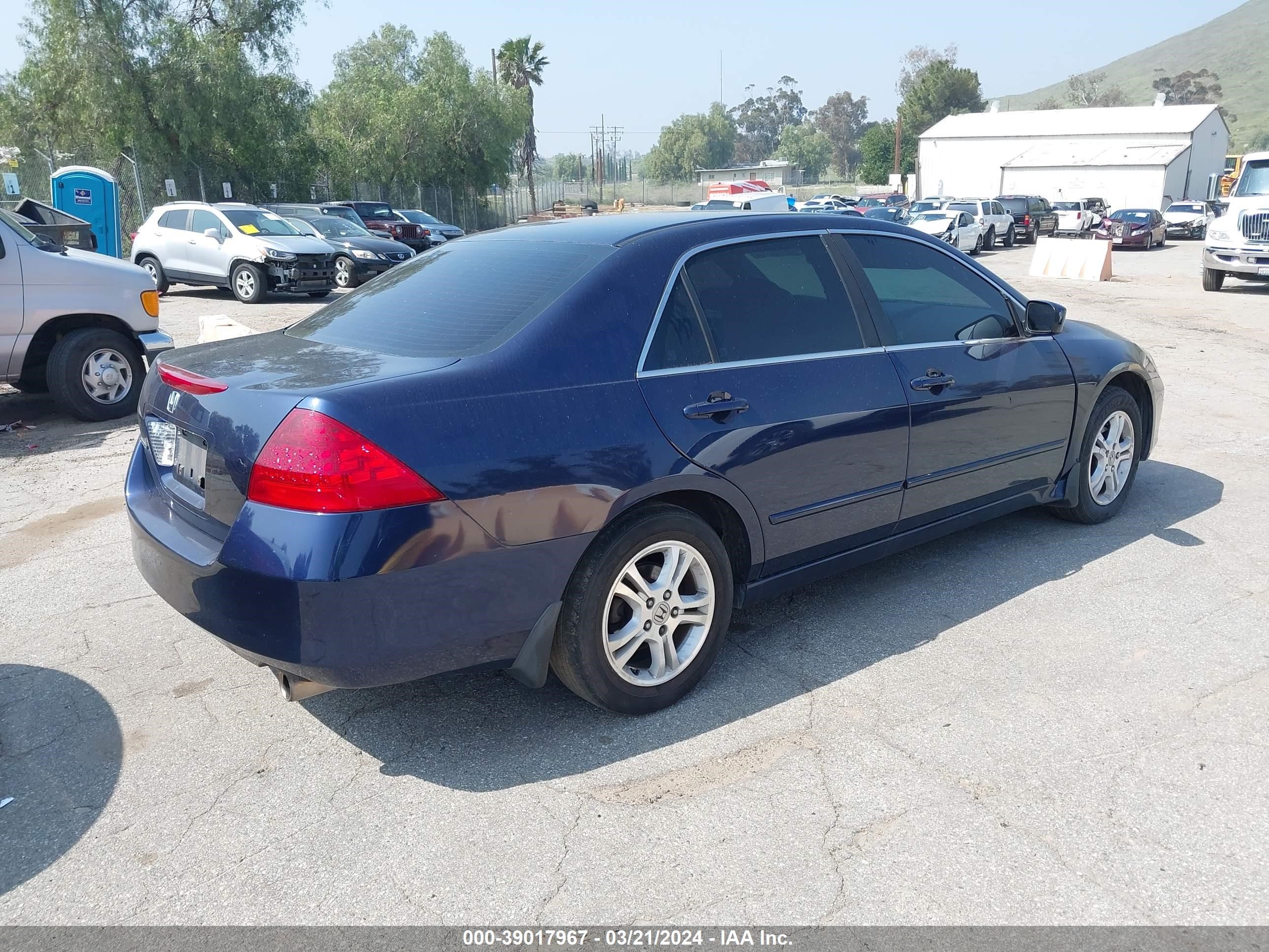 Photo 3 VIN: 1HGCM56787A206272 - HONDA ACCORD 