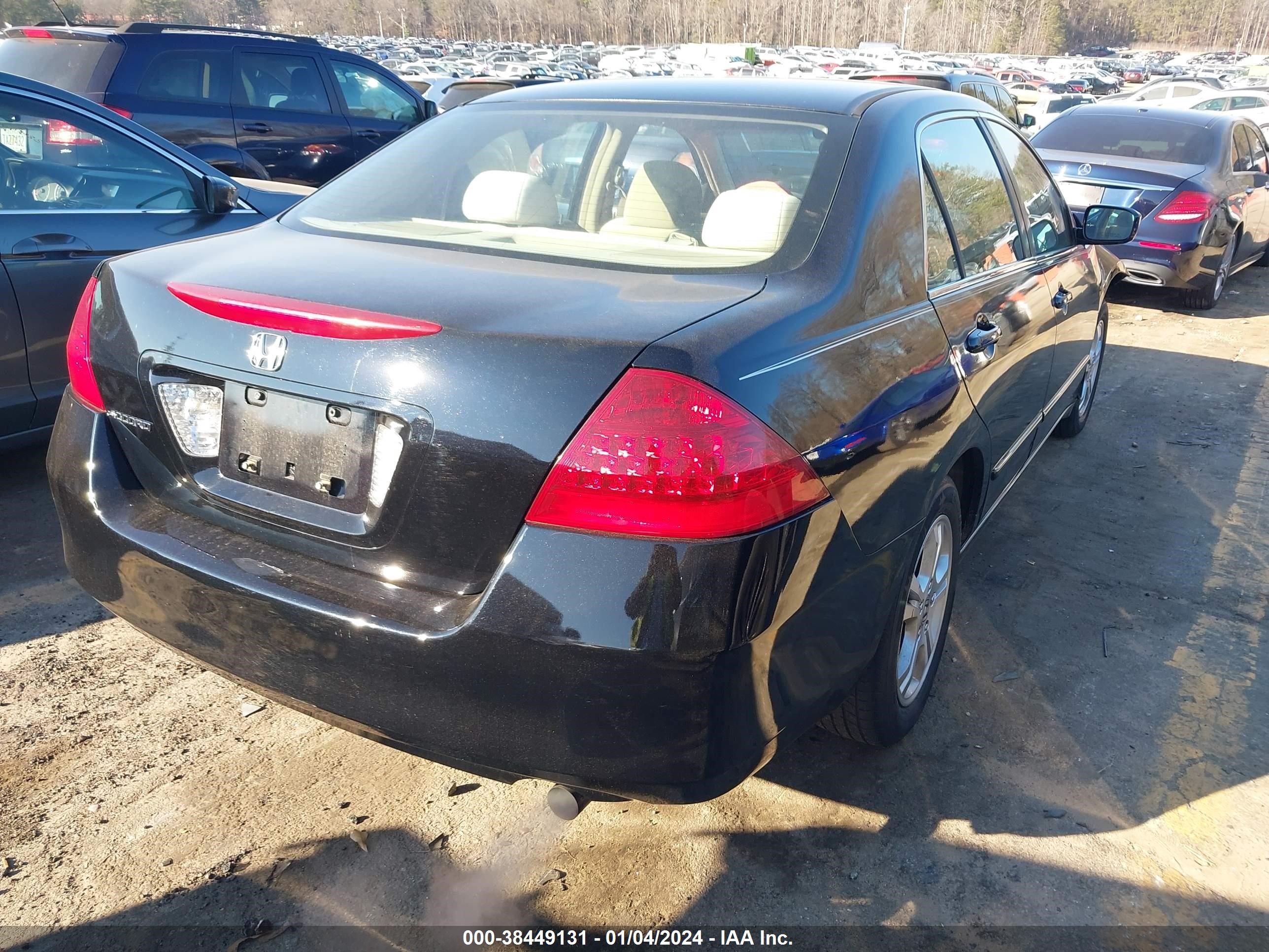 Photo 3 VIN: 1HGCM56796A150941 - HONDA ACCORD 