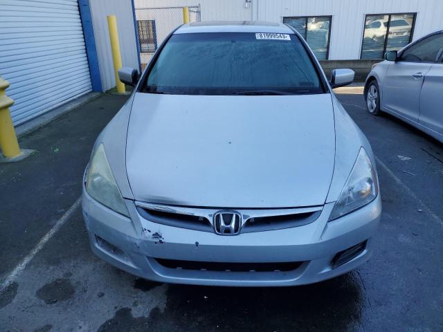 Photo 4 VIN: 1HGCM56796A174186 - HONDA ACCORD 