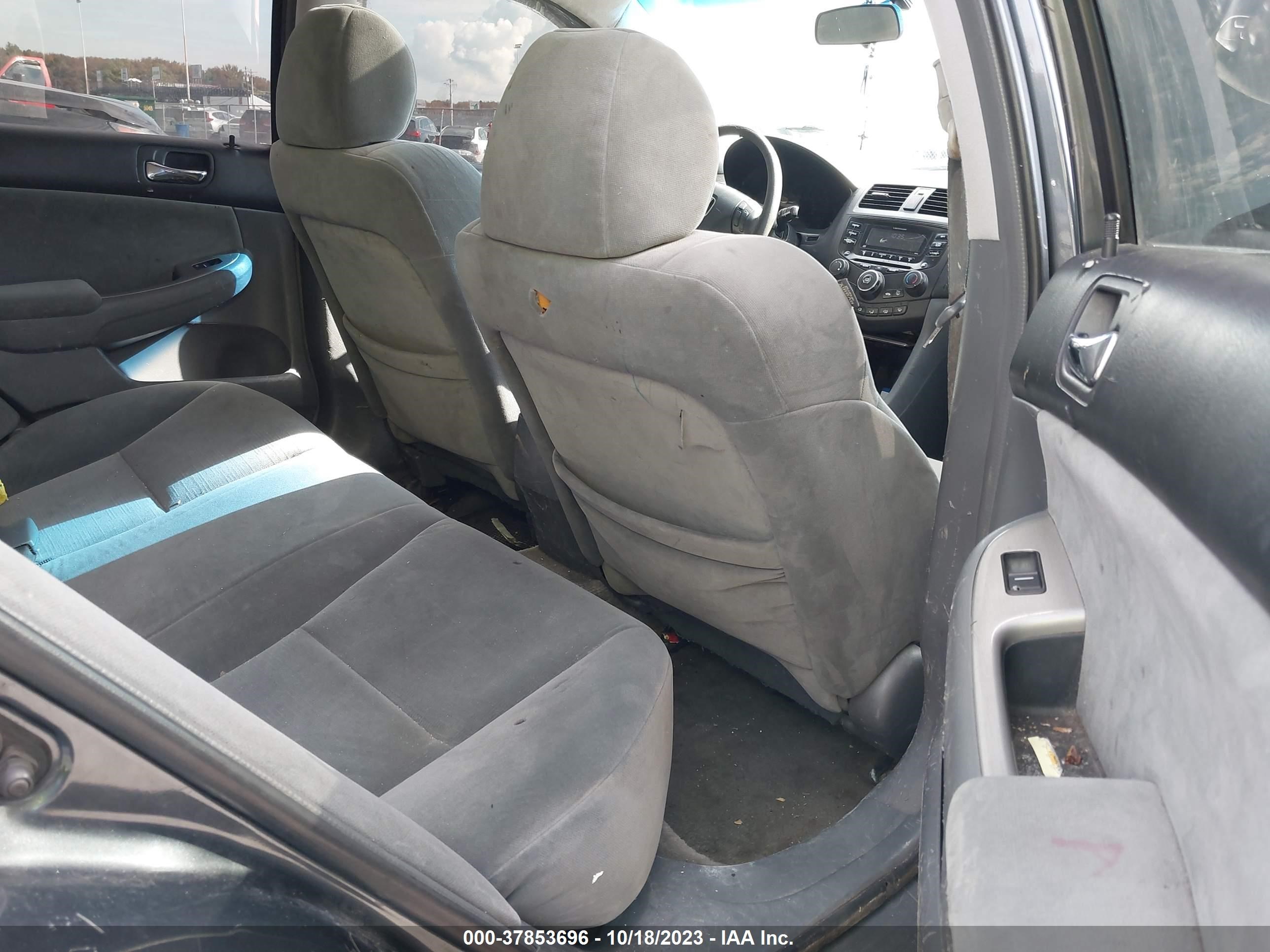 Photo 7 VIN: 1HGCM567X4A038064 - HONDA ACCORD 