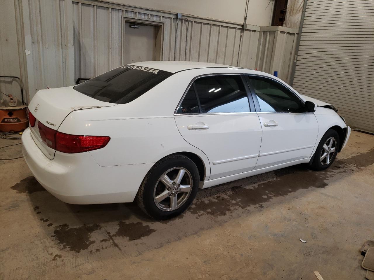 Photo 2 VIN: 1HGCM567X5A017619 - HONDA ACCORD 