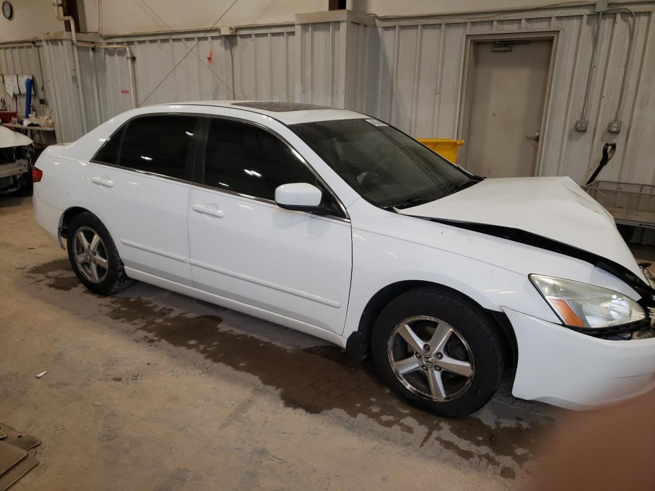 Photo 3 VIN: 1HGCM567X5A017619 - HONDA ACCORD 