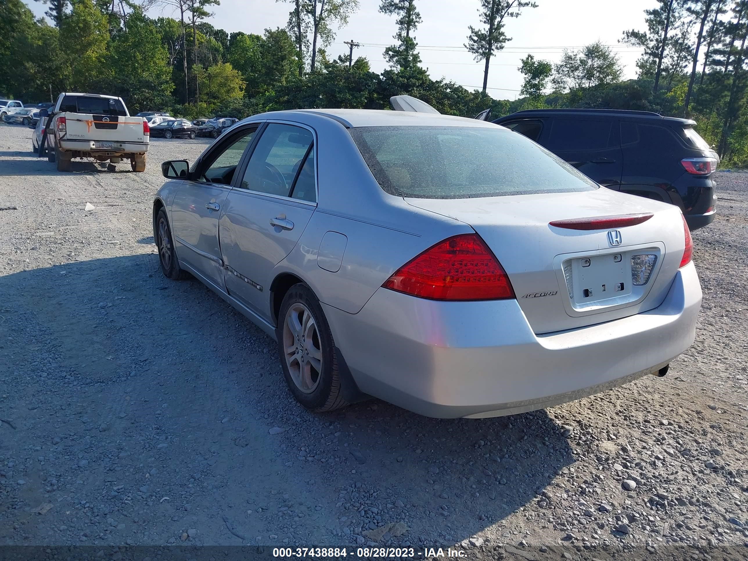 Photo 2 VIN: 1HGCM567X6A044904 - HYUNDAI ELANTRA 