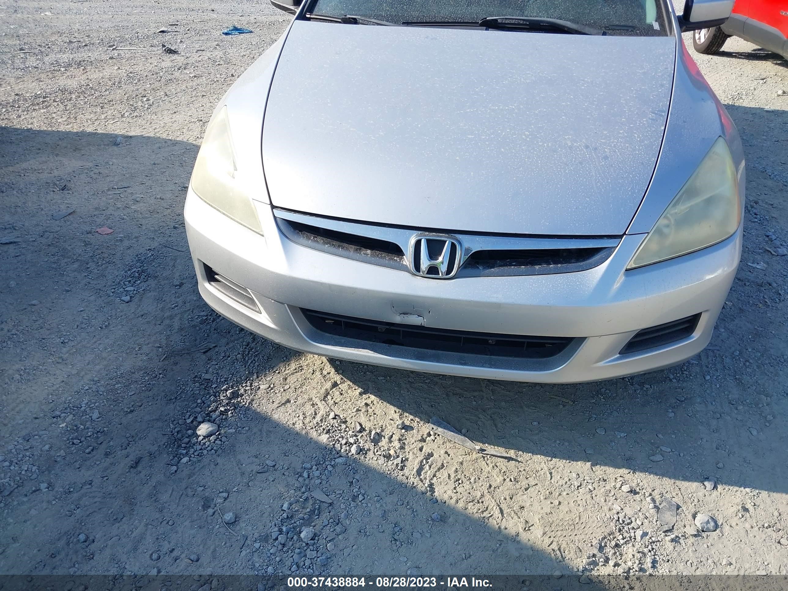 Photo 5 VIN: 1HGCM567X6A044904 - HYUNDAI ELANTRA 