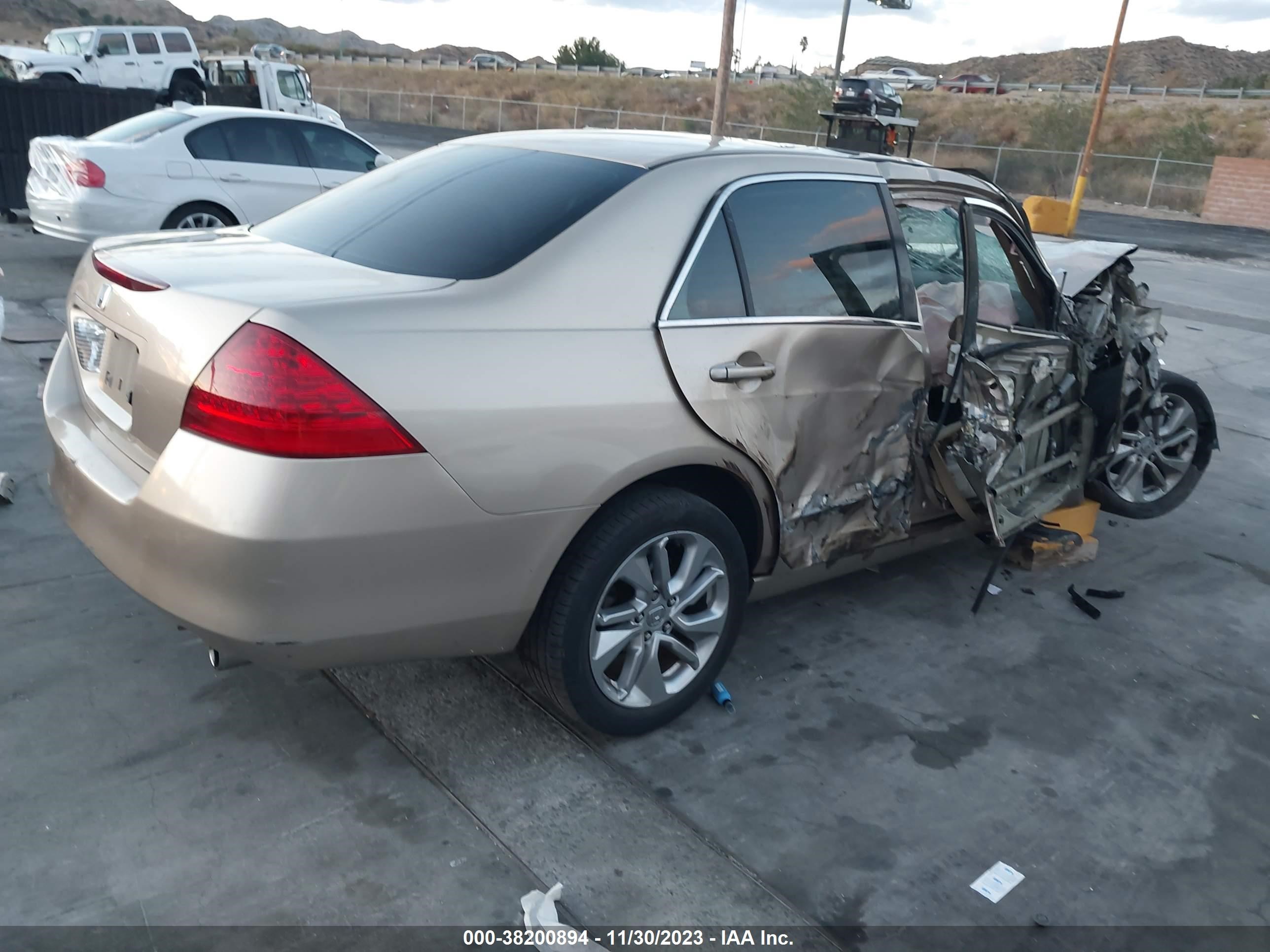 Photo 3 VIN: 1HGCM567X6A184970 - HONDA ACCORD 