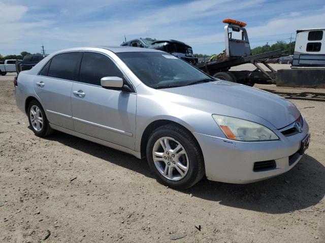 Photo 3 VIN: 1HGCM567X7A088905 - HONDA ACCORD 